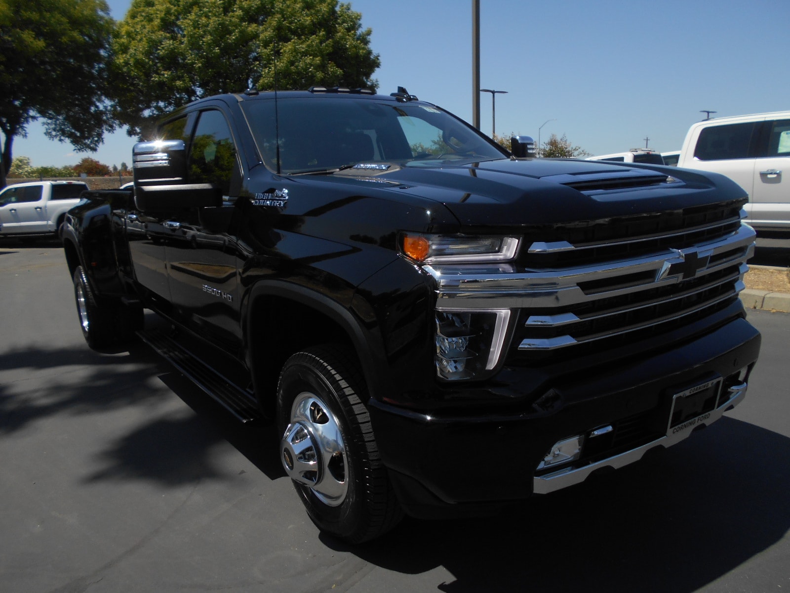 Used 2023 Chevrolet Silverado 3500HD High Country with VIN 1GC4YVEY3PF104673 for sale in Corning, CA
