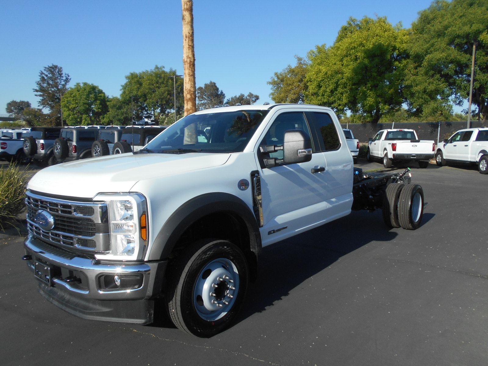 2025 Ford F-450 Chassis Truck Super Cab 