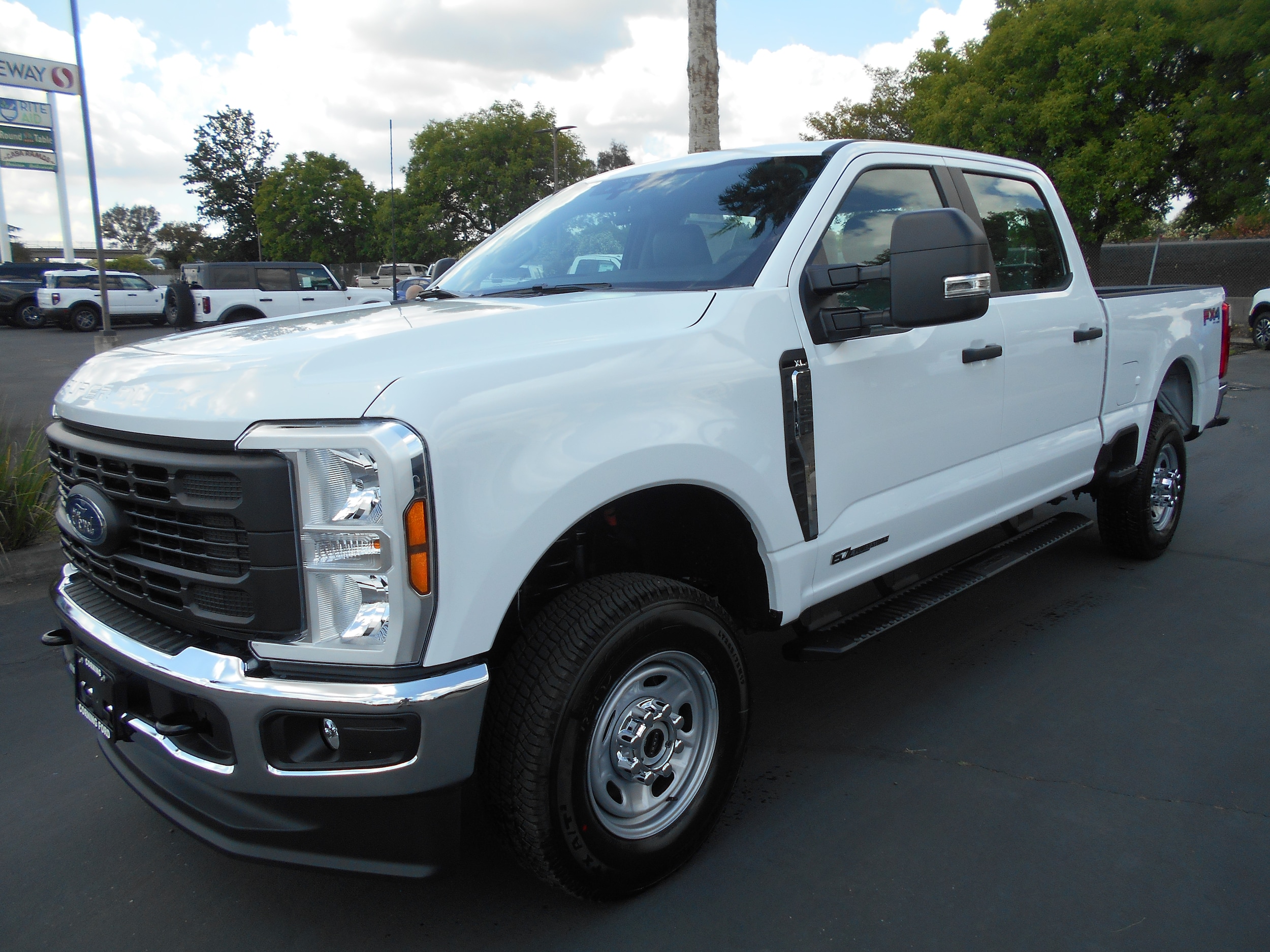 2026 Ford F-250 XL 4x4 Crew Cab 6-3/4' Box's photo