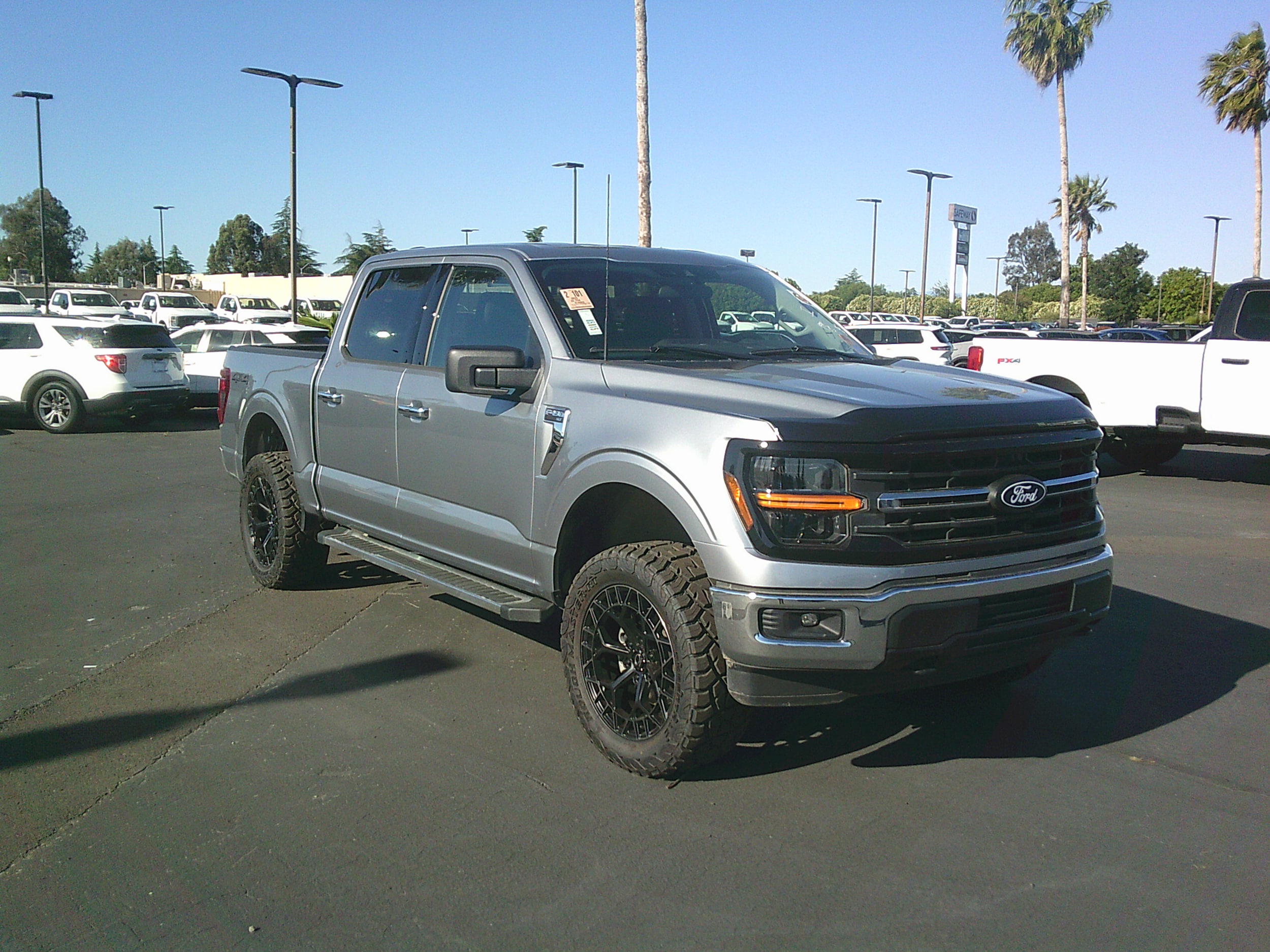 View vehicle photo 2