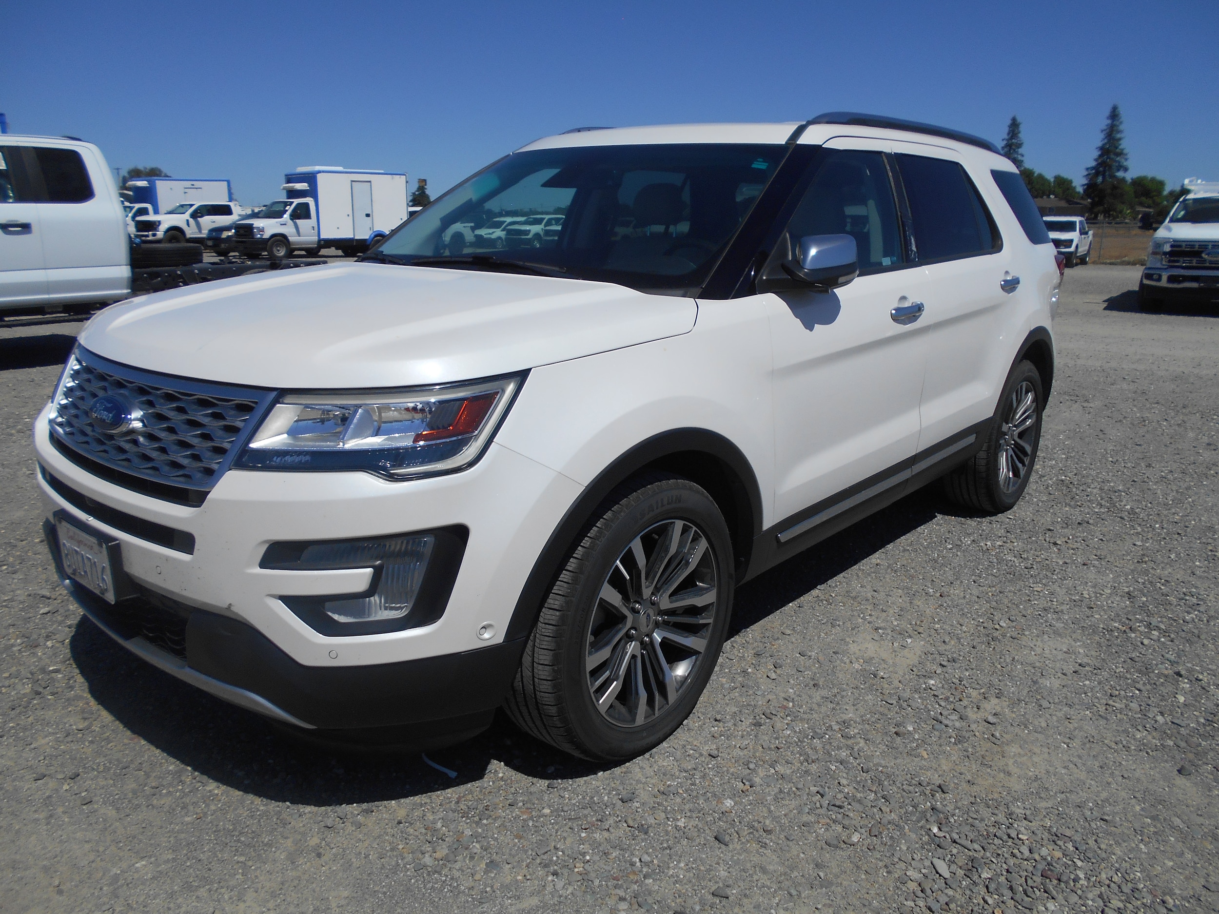 2017 Ford Explorer Platinum 4WD's photo
