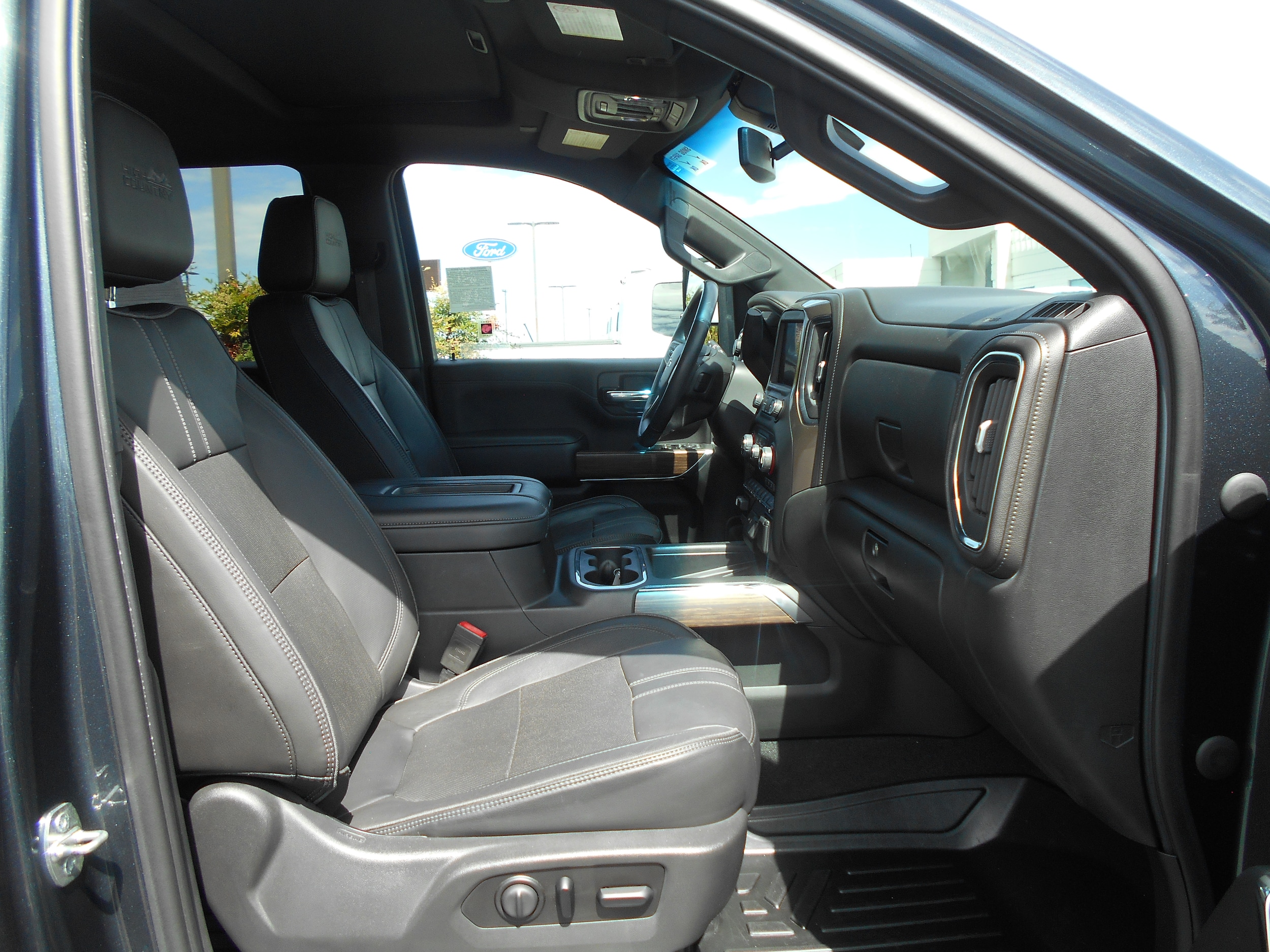 2020 Chevrolet Silverado 2500HD Leather photo 6
