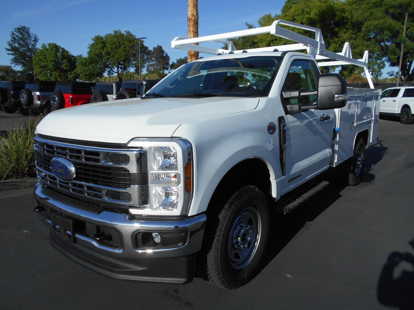 2025 Ford F-350 Chassis Regular Cab 