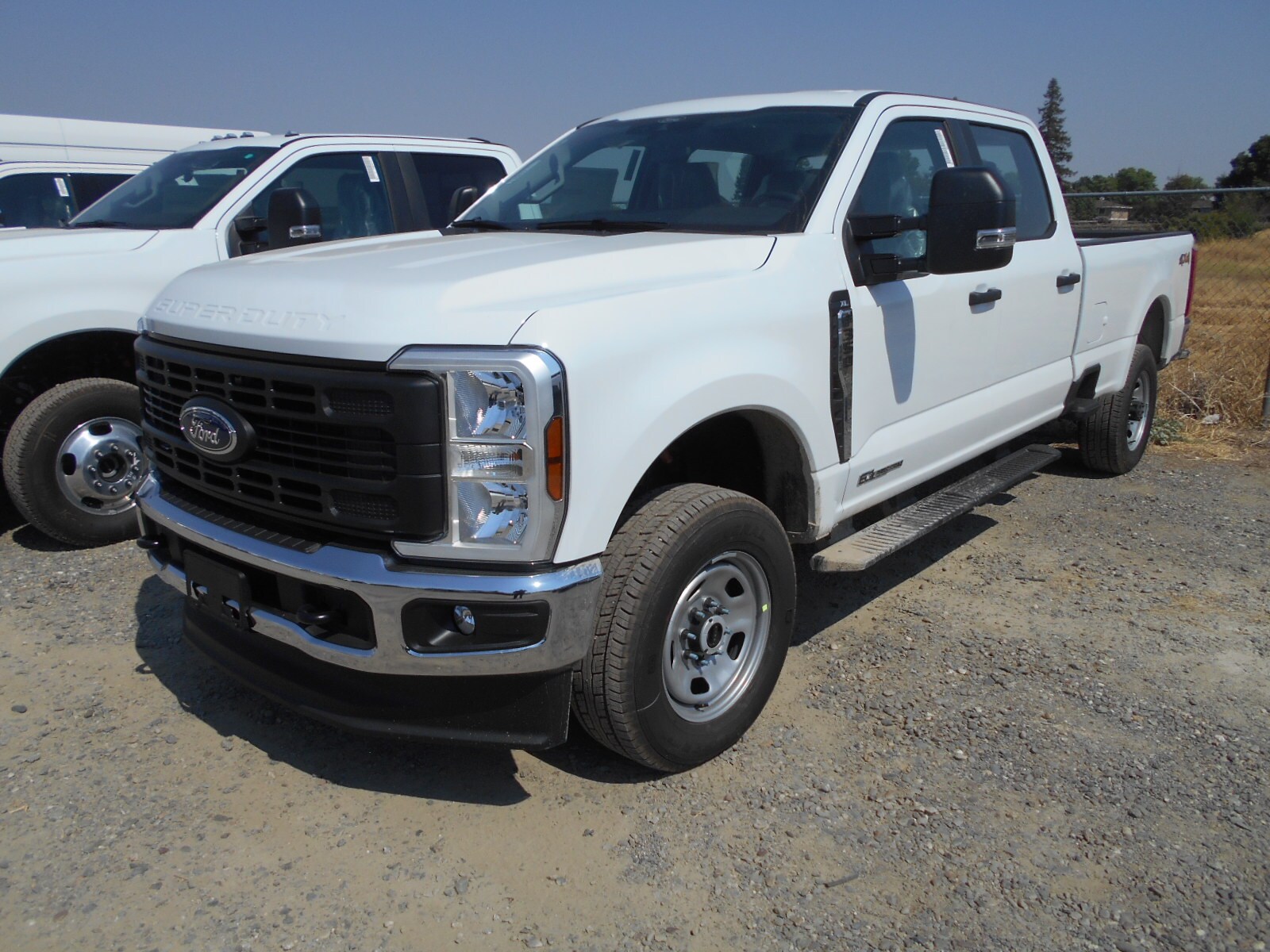 2025 Ford F-350 photo 3