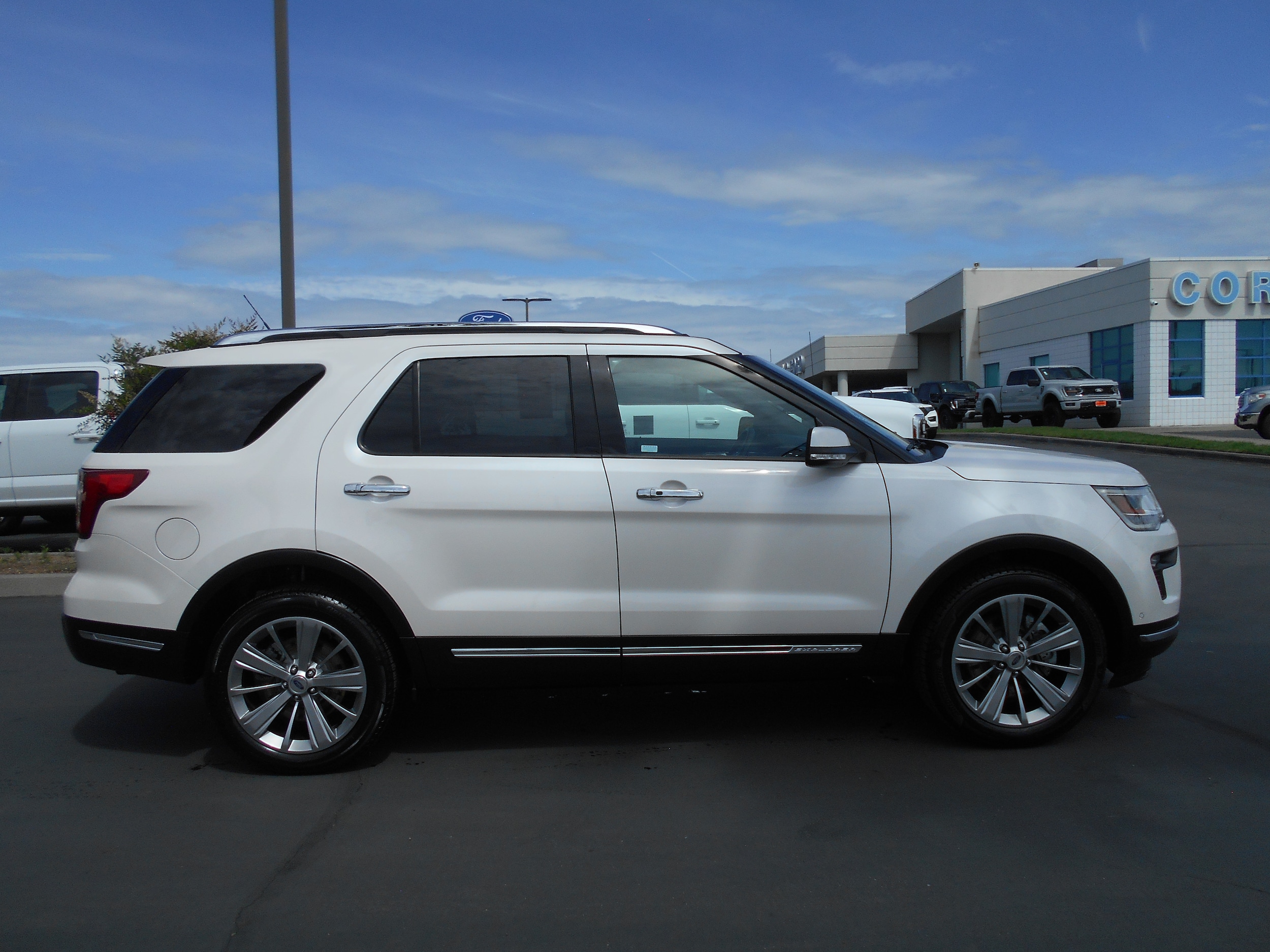 2018 Ford Explorer Leather photo 3