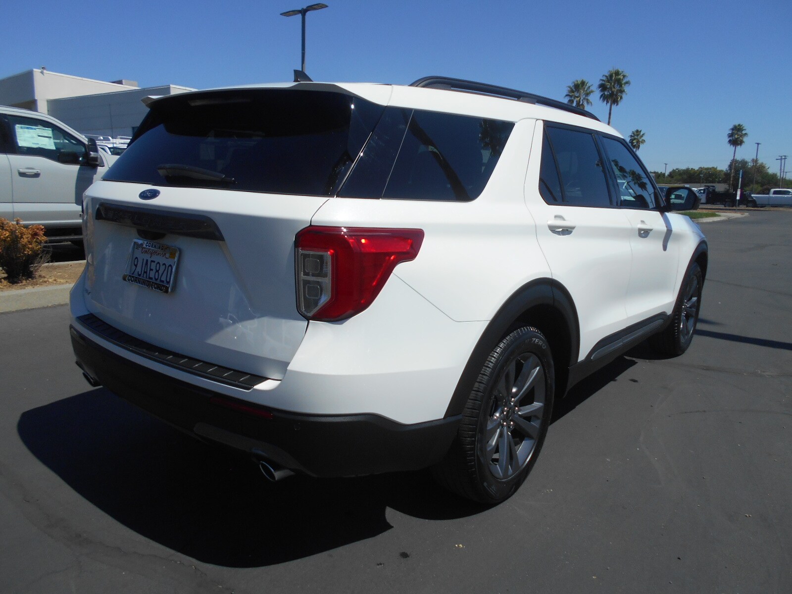 2023 Ford Explorer XLT photo 3