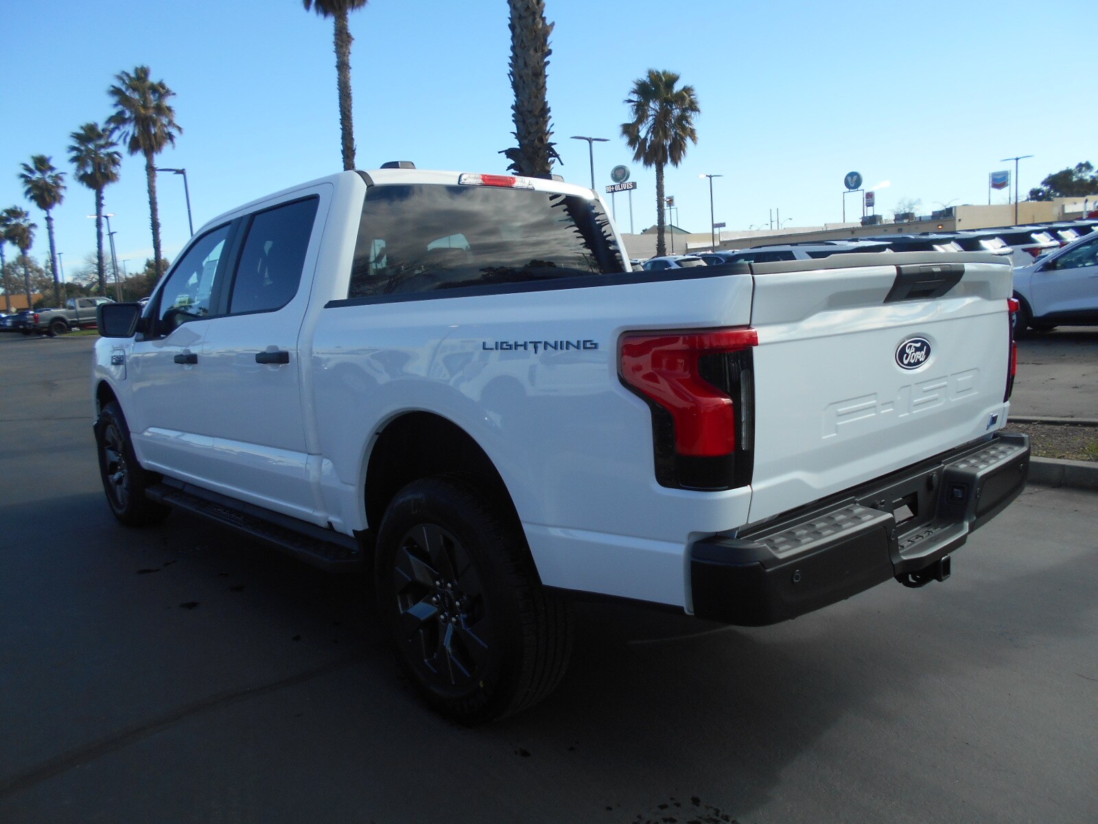 2024 Ford F-150 Lightning photo 3