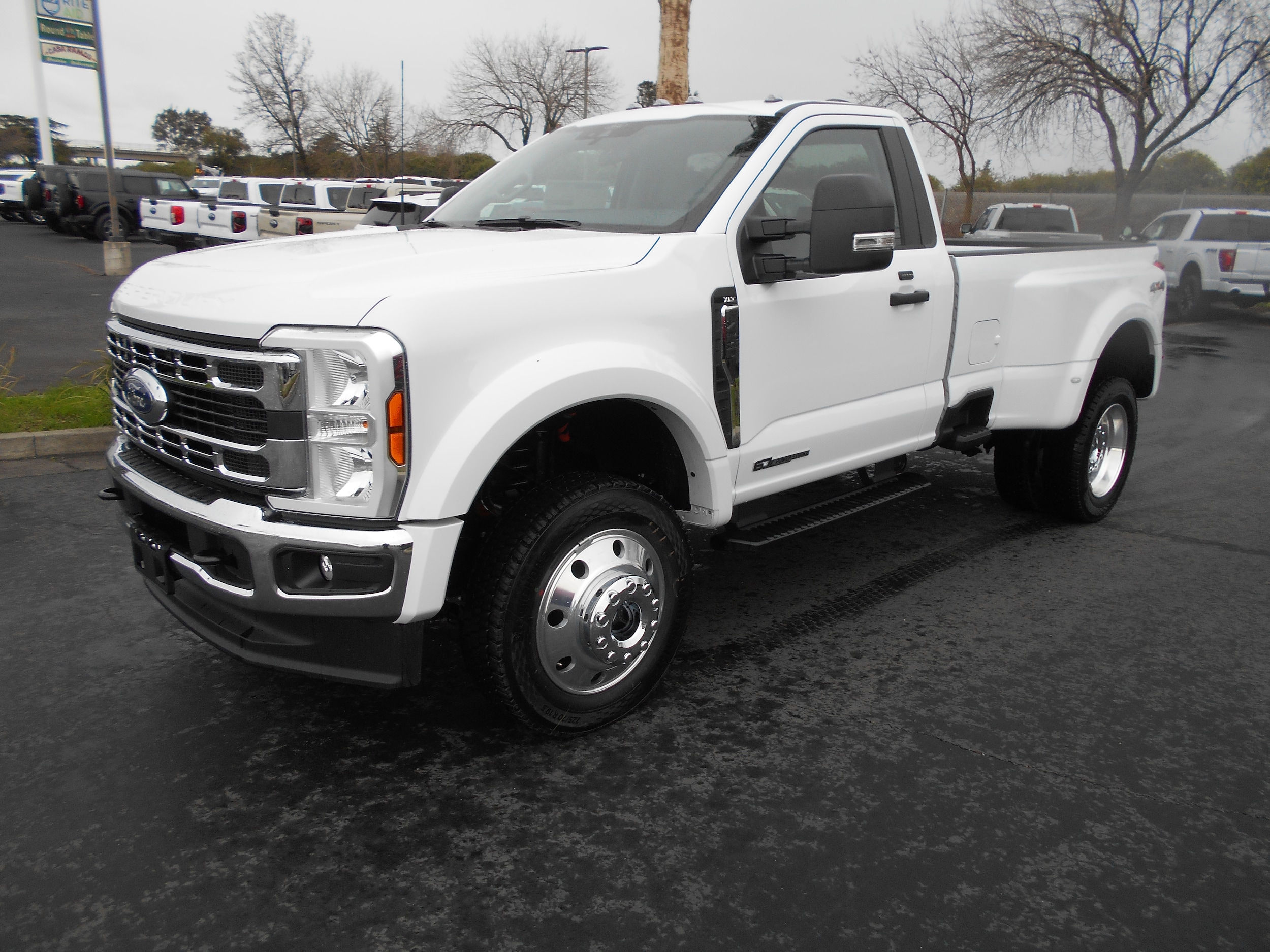 2026 Ford F-450 Super Duty XLT's photo