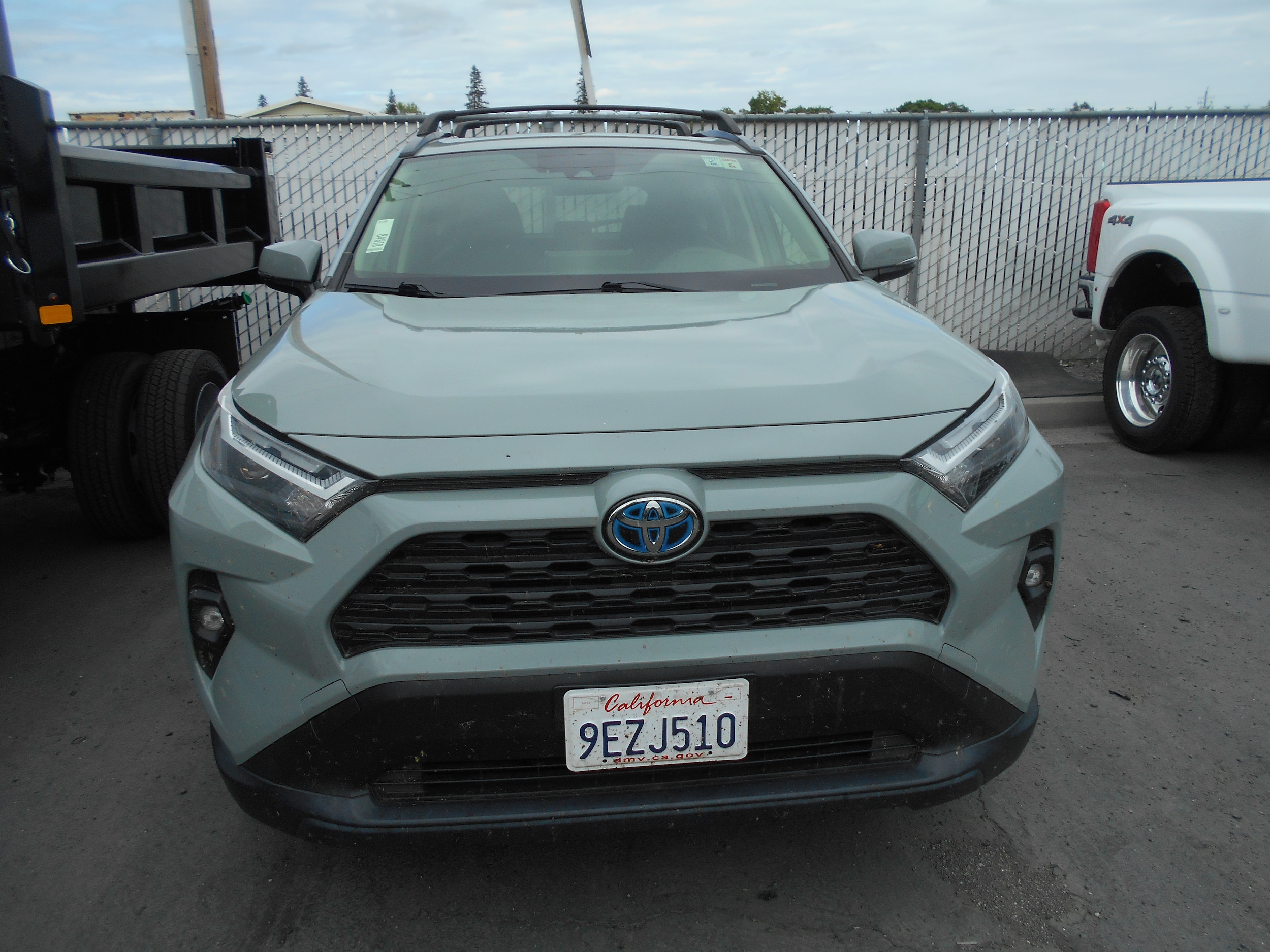 2023 Toyota RAV4 Hybrid Leather photo 2