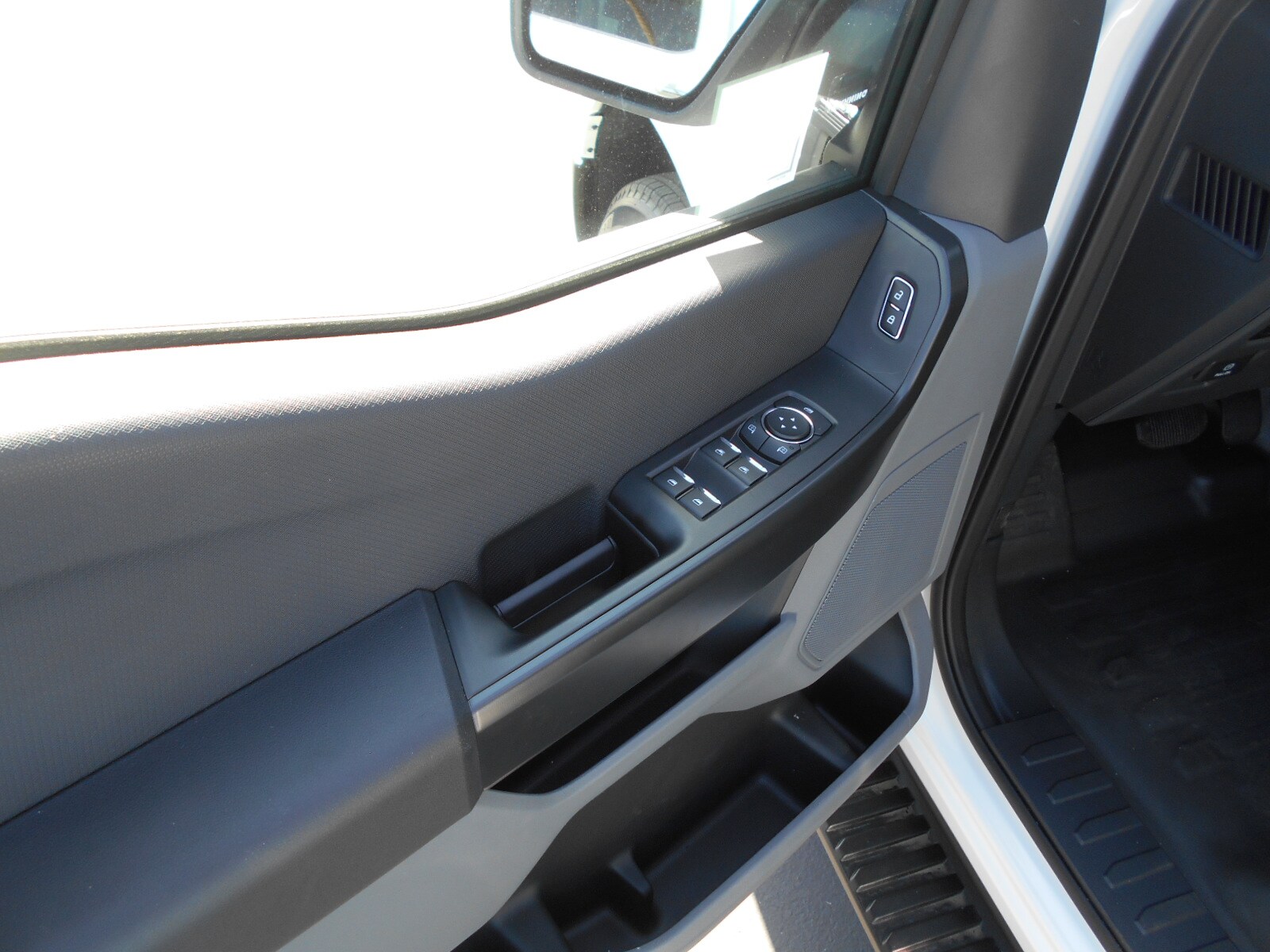 2025 Ford F-150 XL photo 4