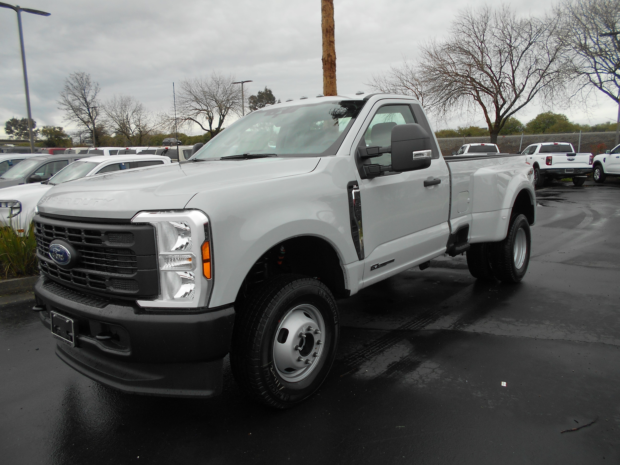 2026 Ford F-350 Super Duty XL's photo