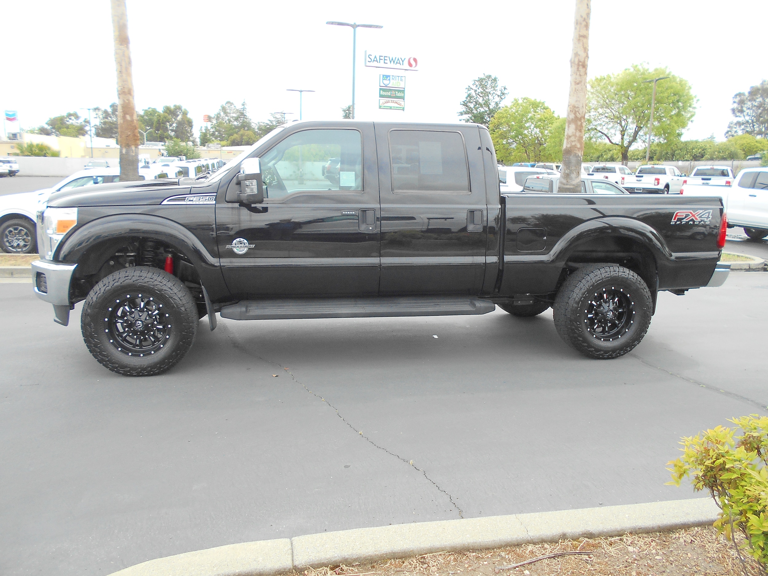 2016 Ford F-350 XLT photo 2