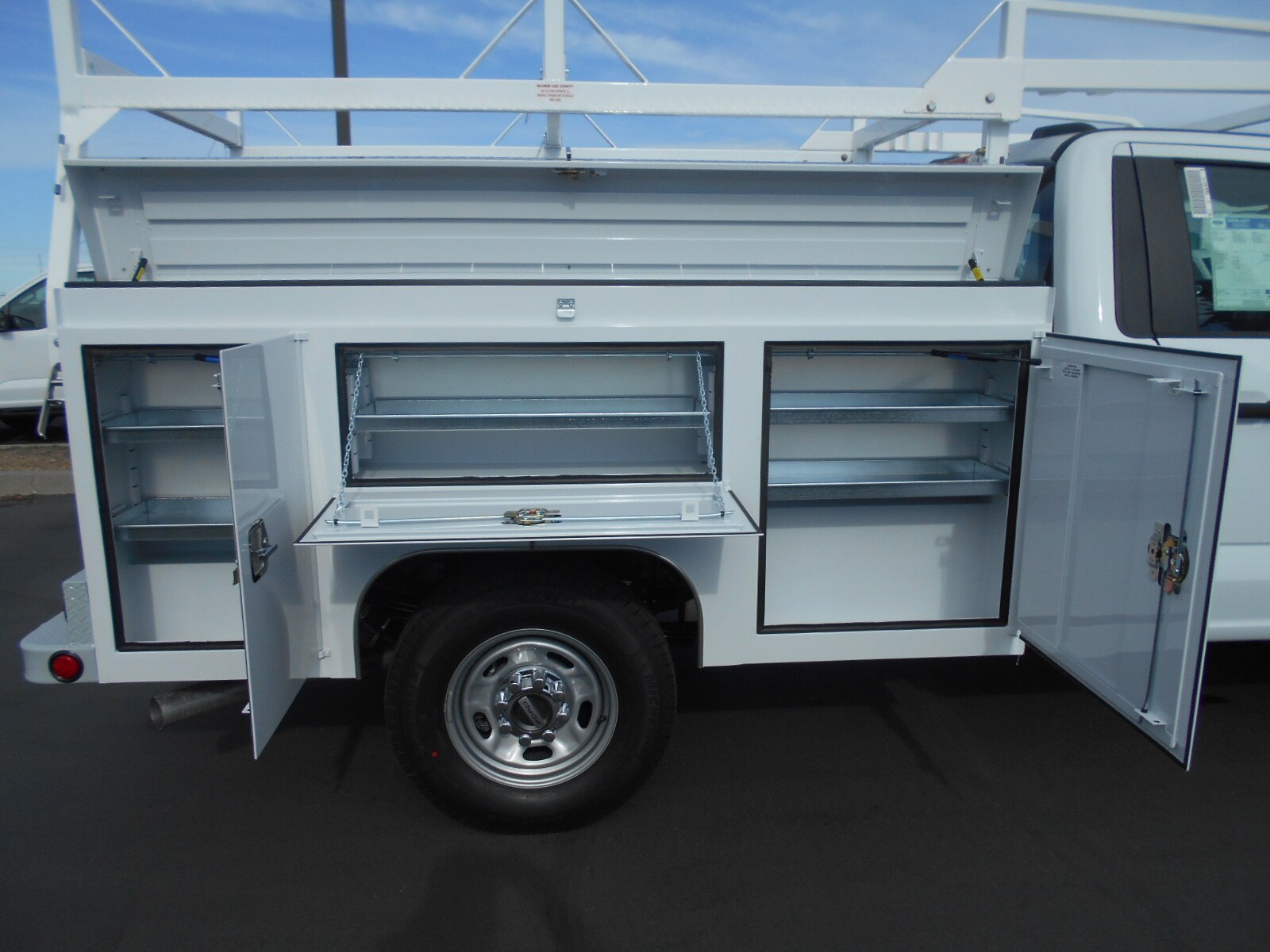 2024 Ford F-250 XL photo 4