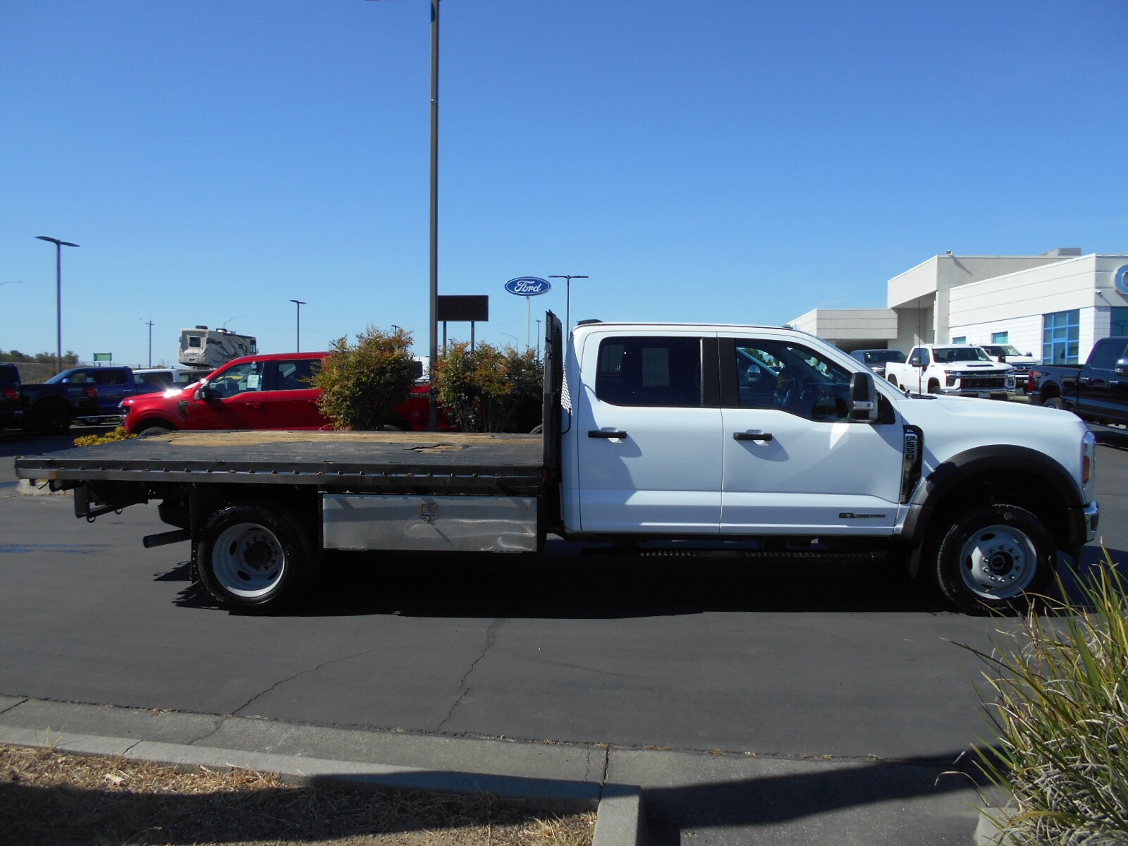 2024 Ford F-550 photo 3