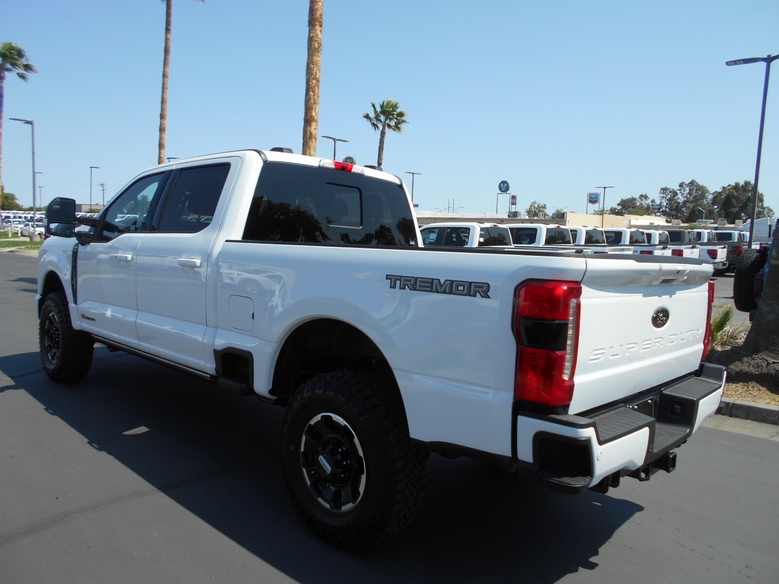 2025 Ford F-250 Lariat photo 3