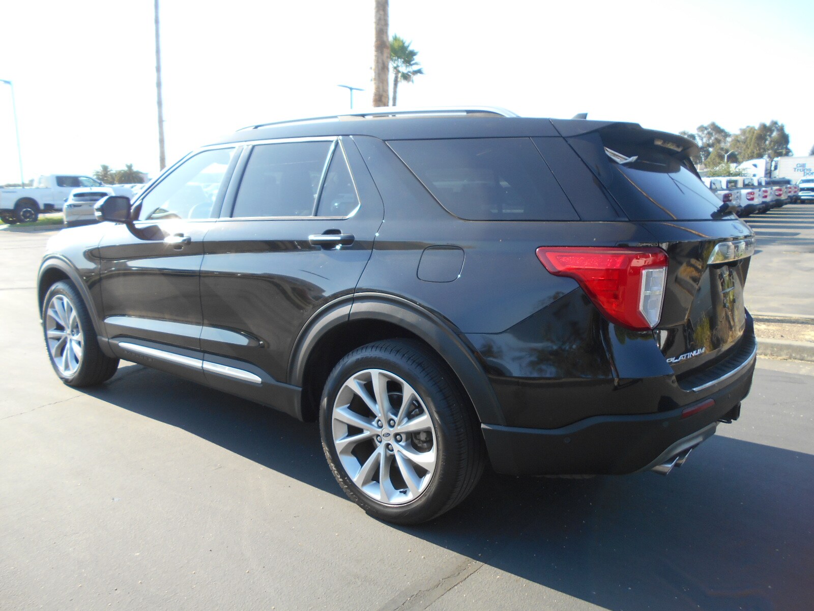2022 Ford Explorer Platinum photo 4