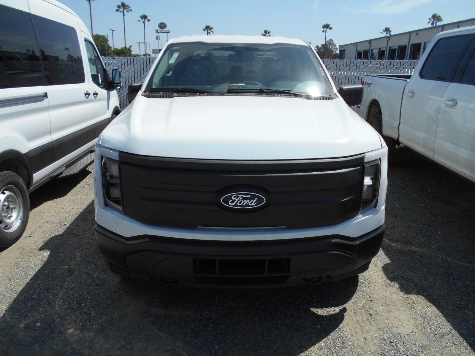2024 Ford F-150 Lightning photo 2