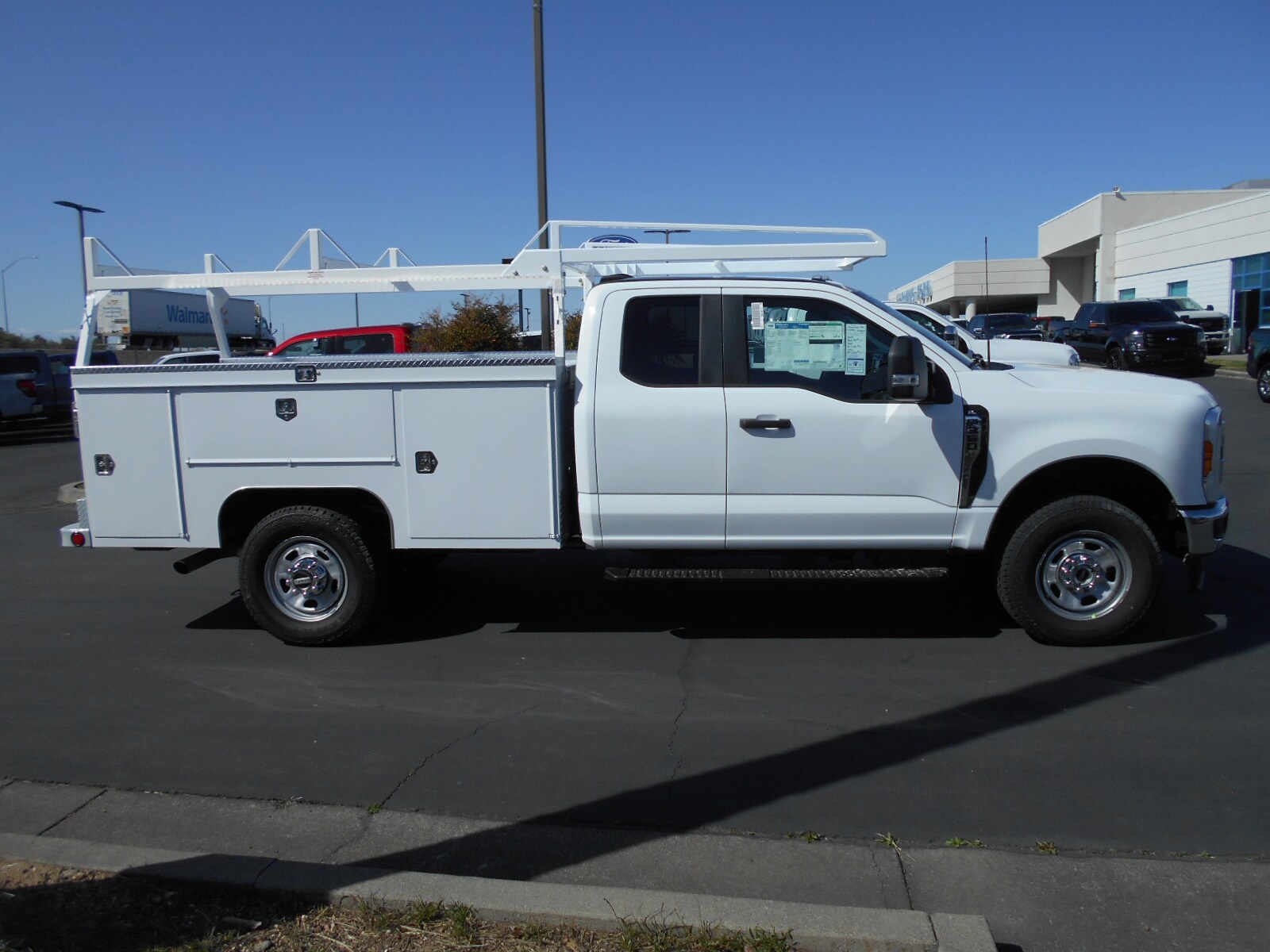 2025 Ford F-350 photo 2