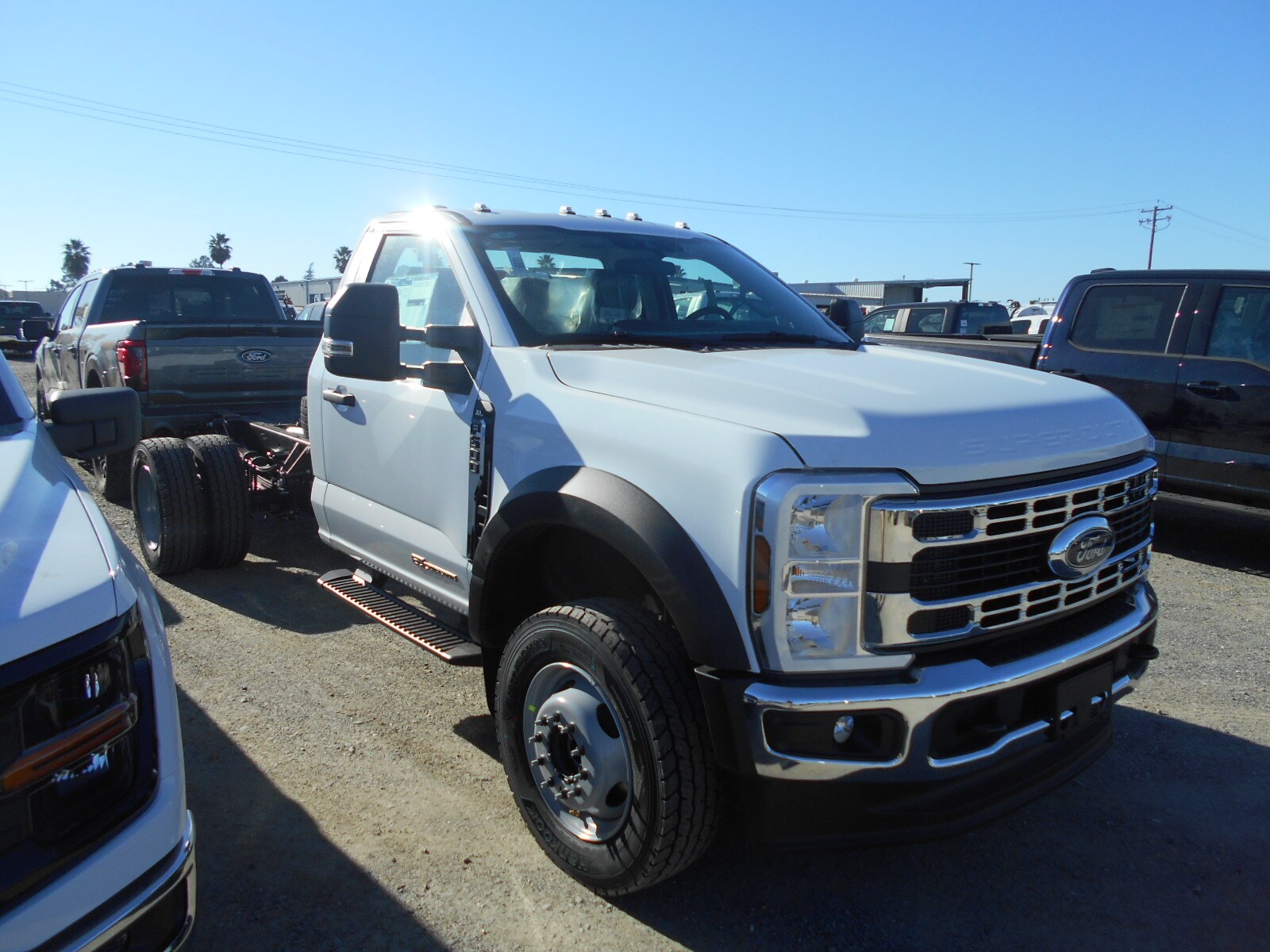 2024 Ford F-600 photo 3