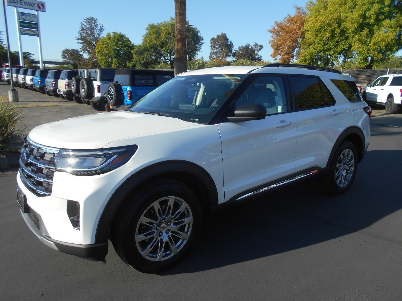 2025 Ford Explorer SUV 