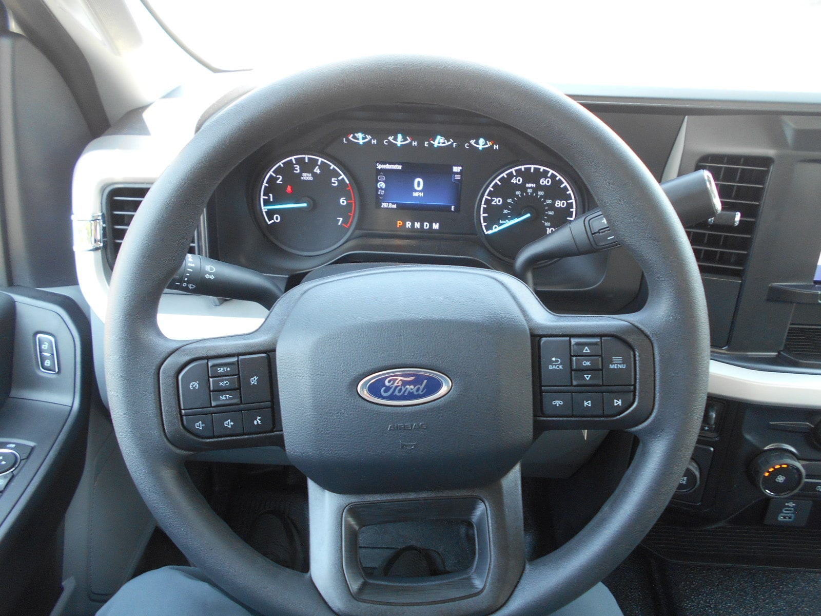 2025 Ford F-250 Super Duty XL - Photo 8