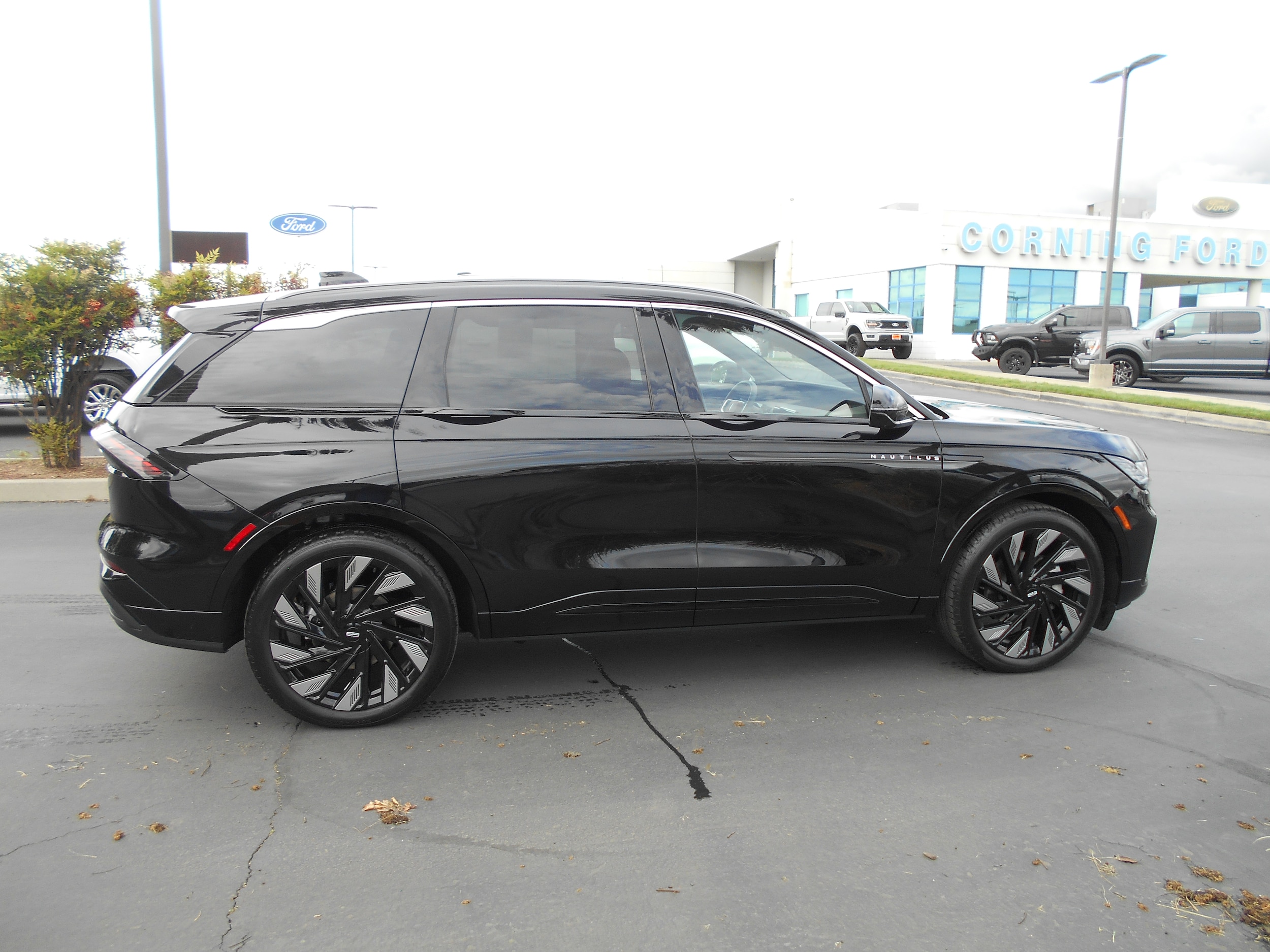 2025 Lincoln Nautilus Black Label photo 5