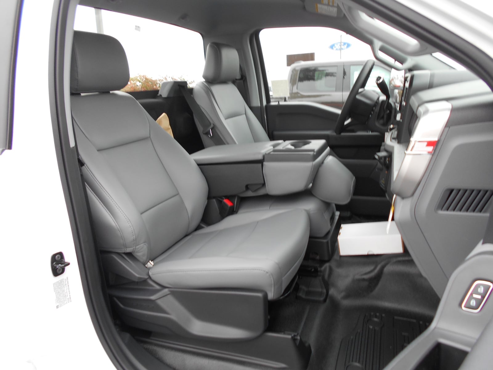 2024 Ford F-550 Chassis XL photo 5