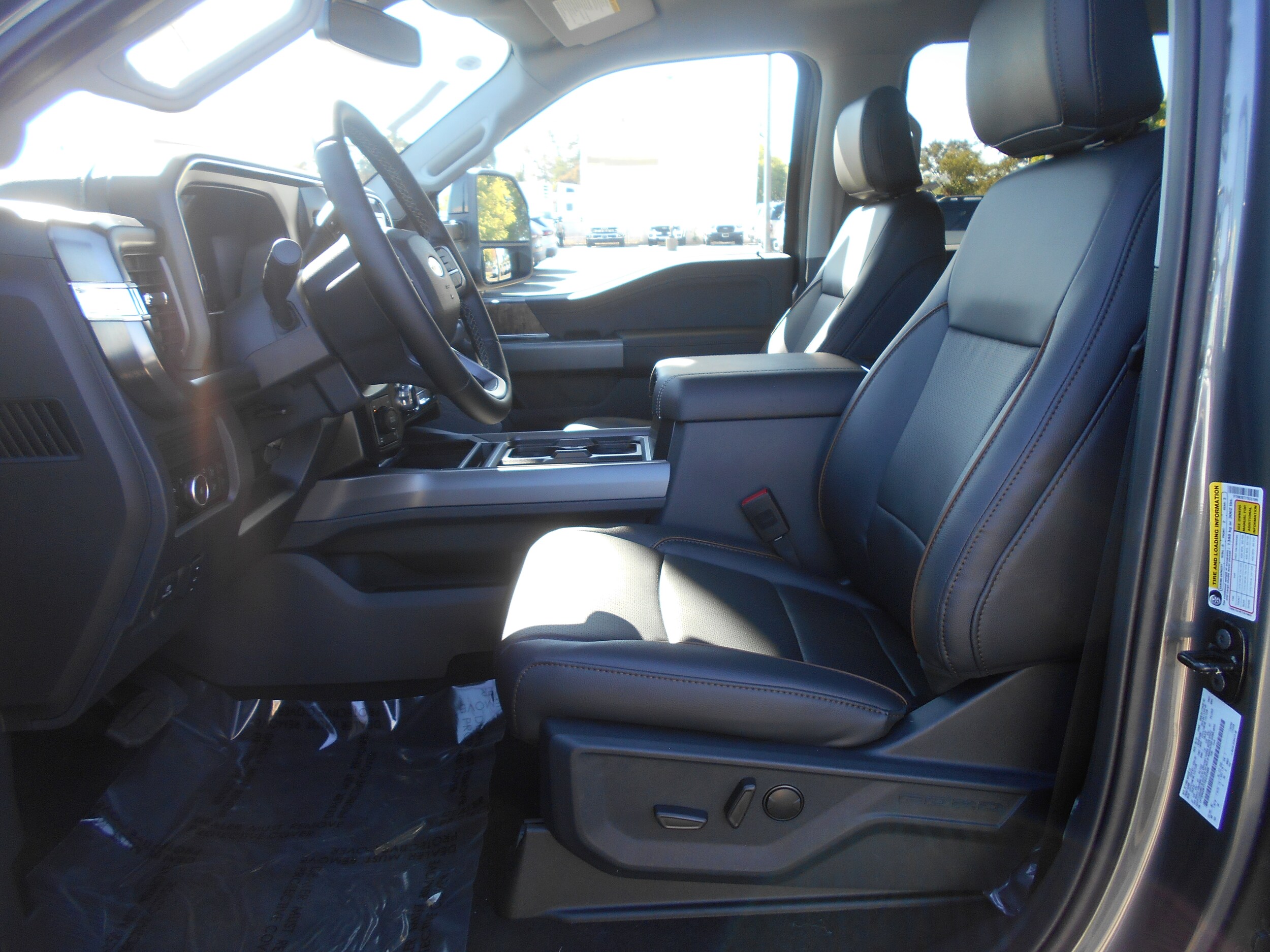 2026 Ford F-250 Lariat photo 4