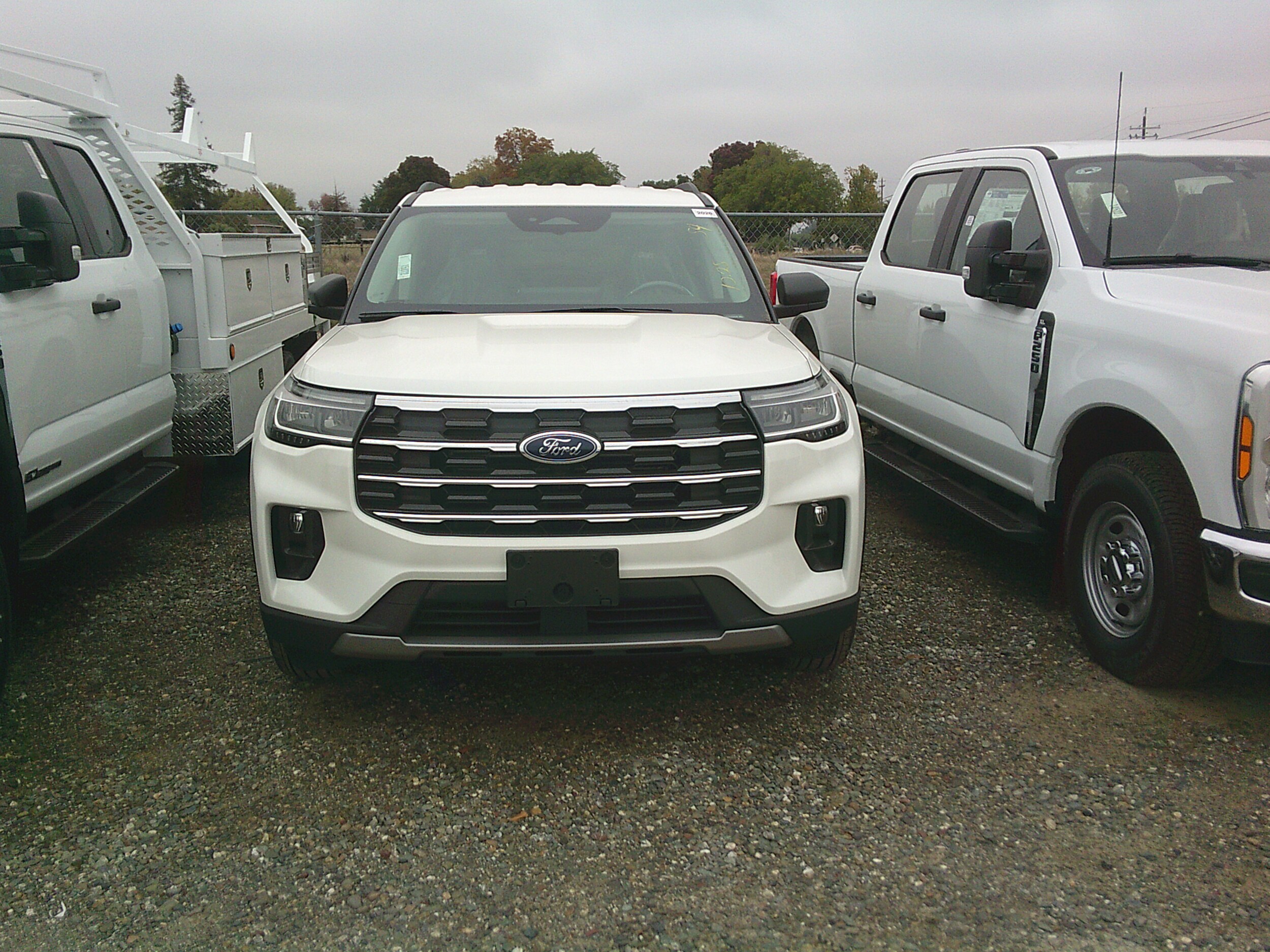 2026 Ford Explorer photo 2