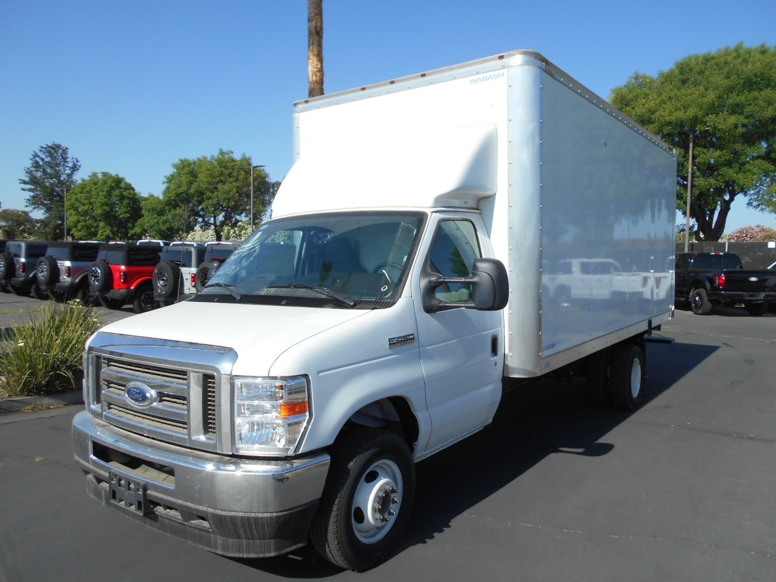 2025 Ford E-450 Cutaway Truck 