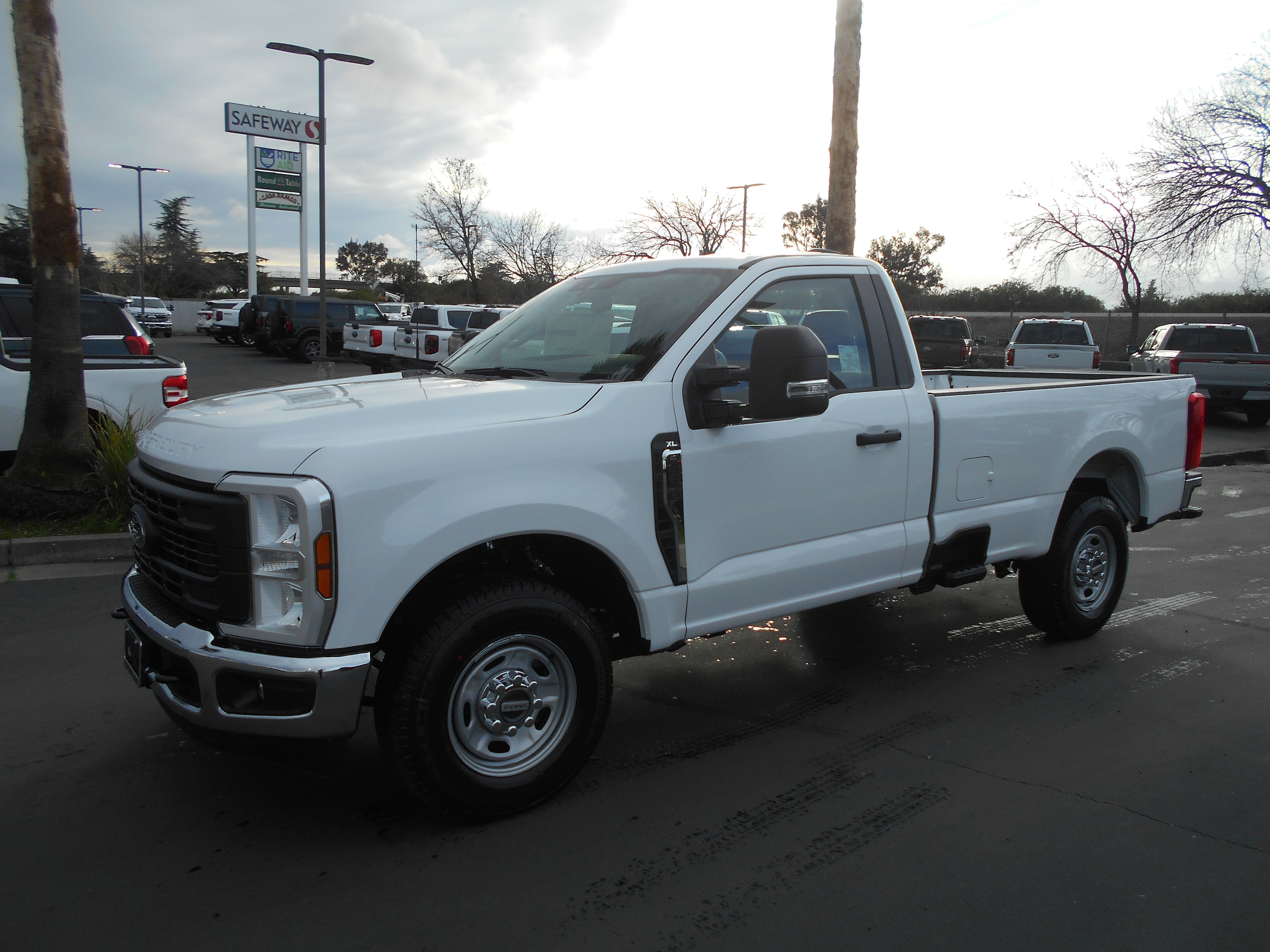 2026 Ford F-250 Super Duty XL's photo