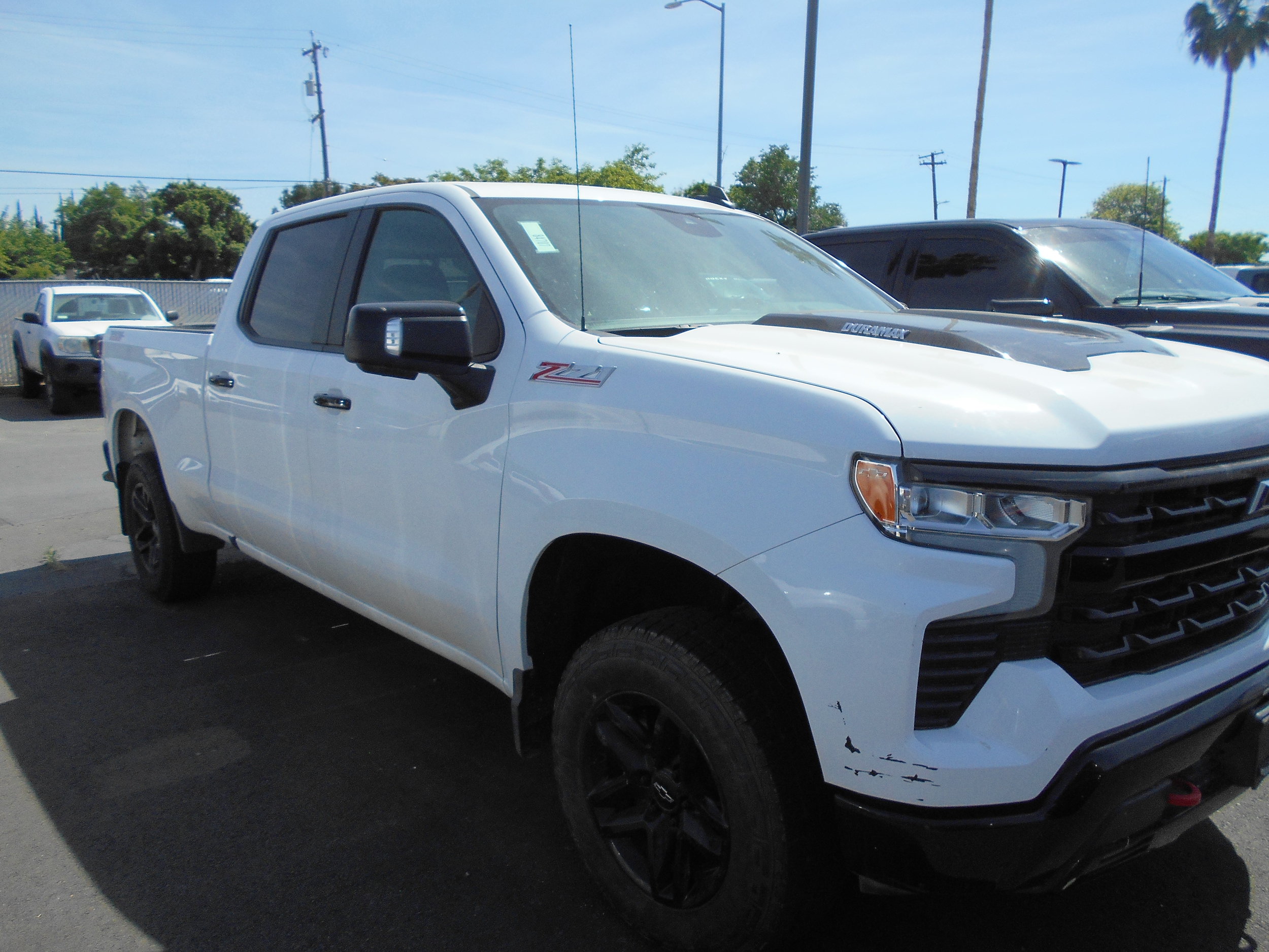 2023 Chevrolet Silverado 1500 Cloth photo 3
