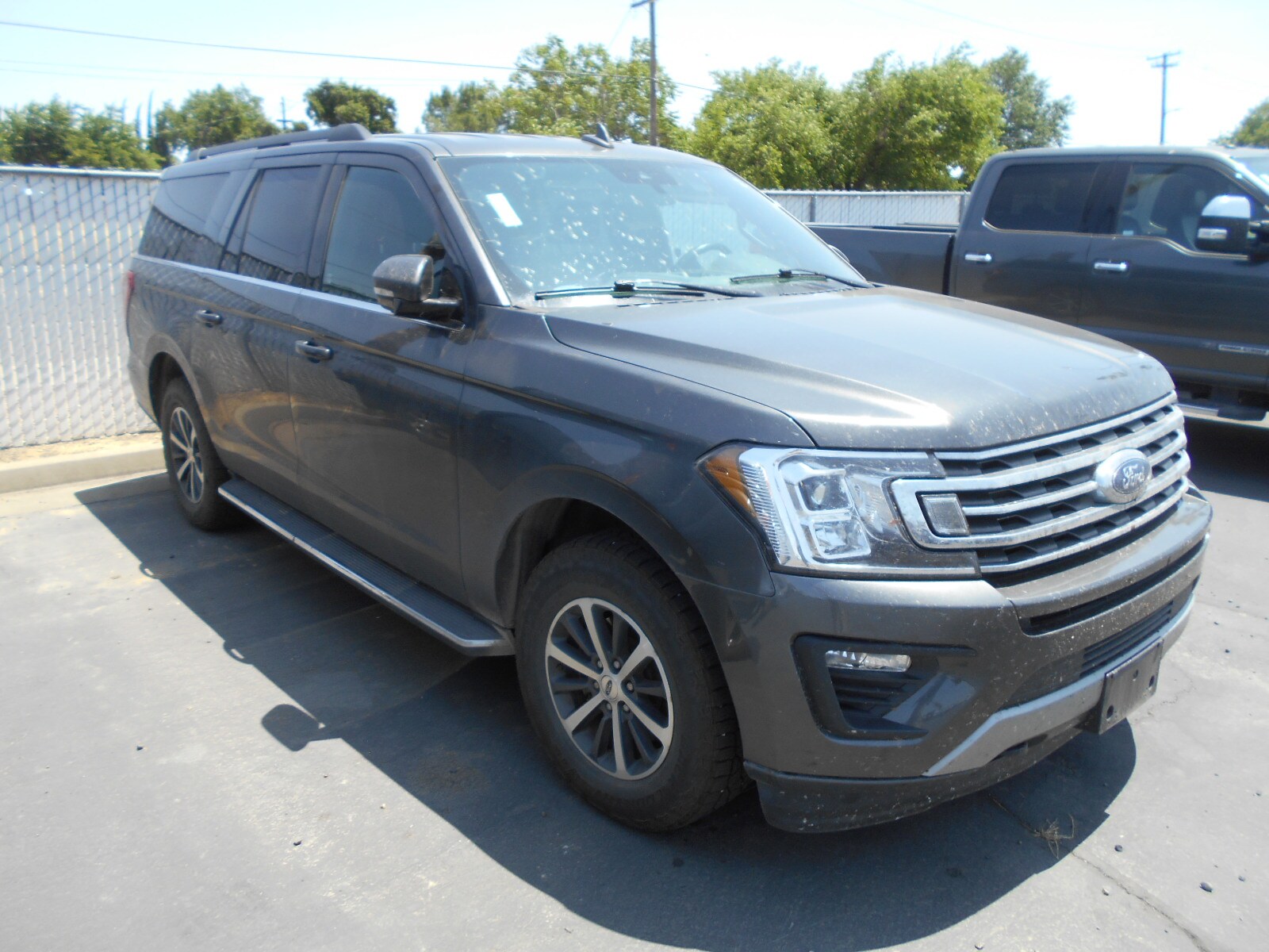 2021 Ford Expedition MAX XLT photo 3