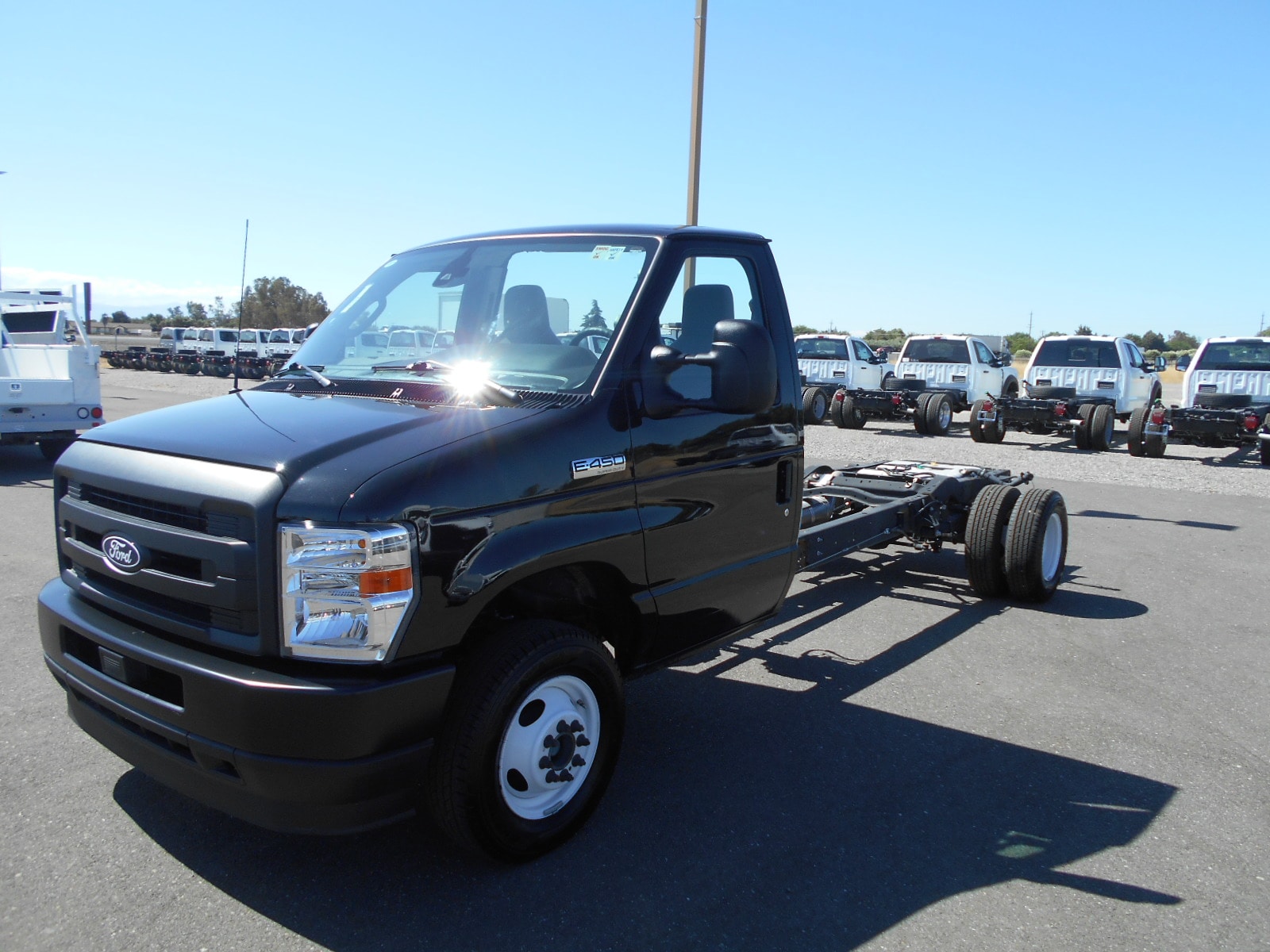 2026 Ford E-450 Cutaway Truck 