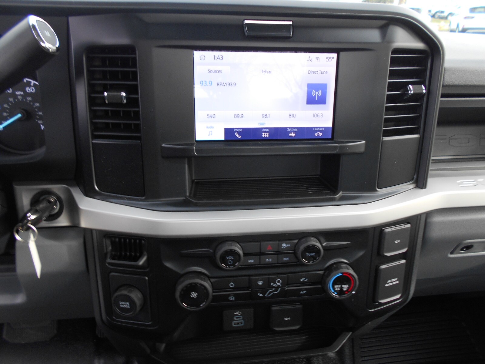 2025 Ford F-250 XL photo 3