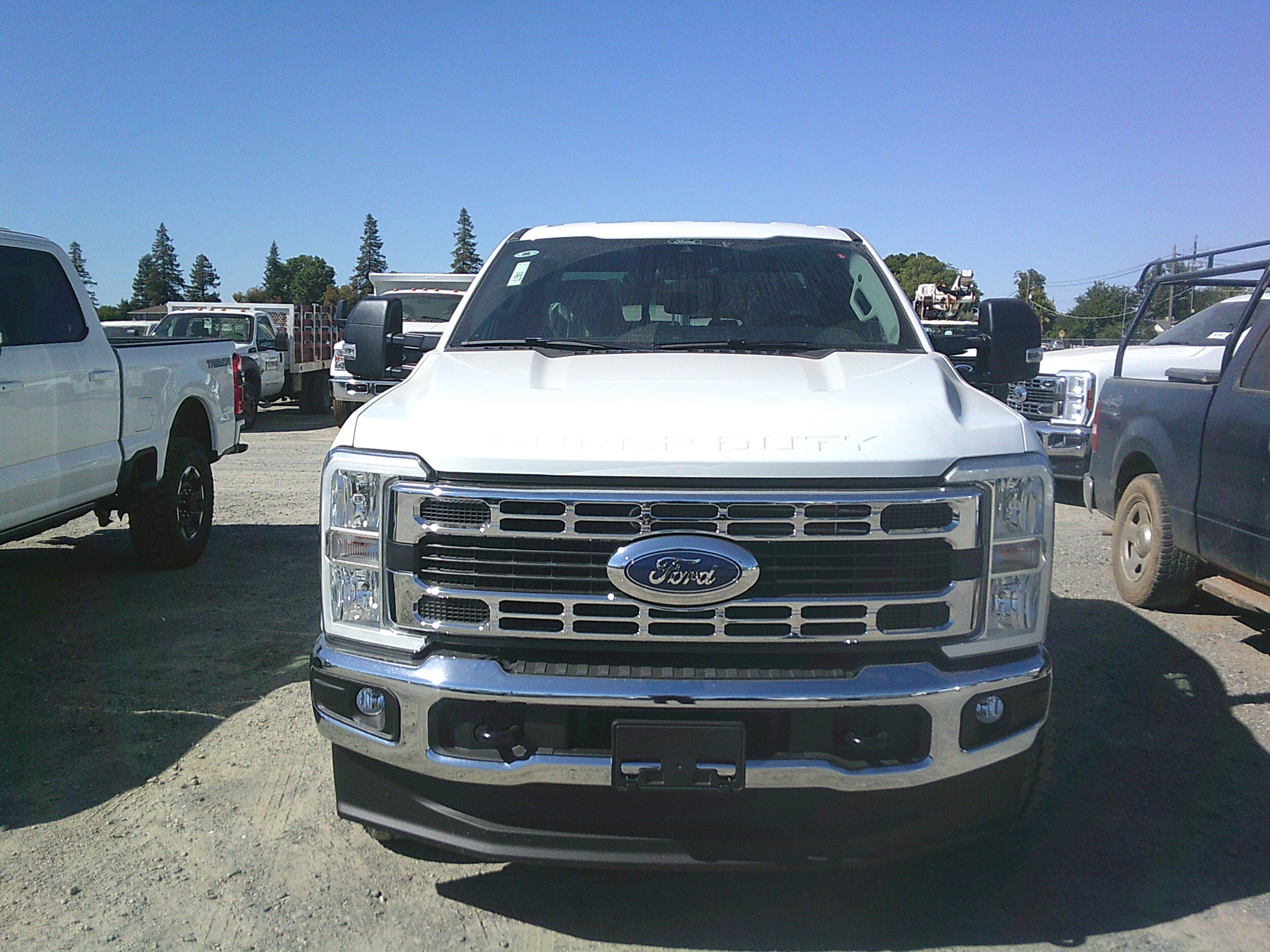 2025 Ford F-350 XLT photo 3