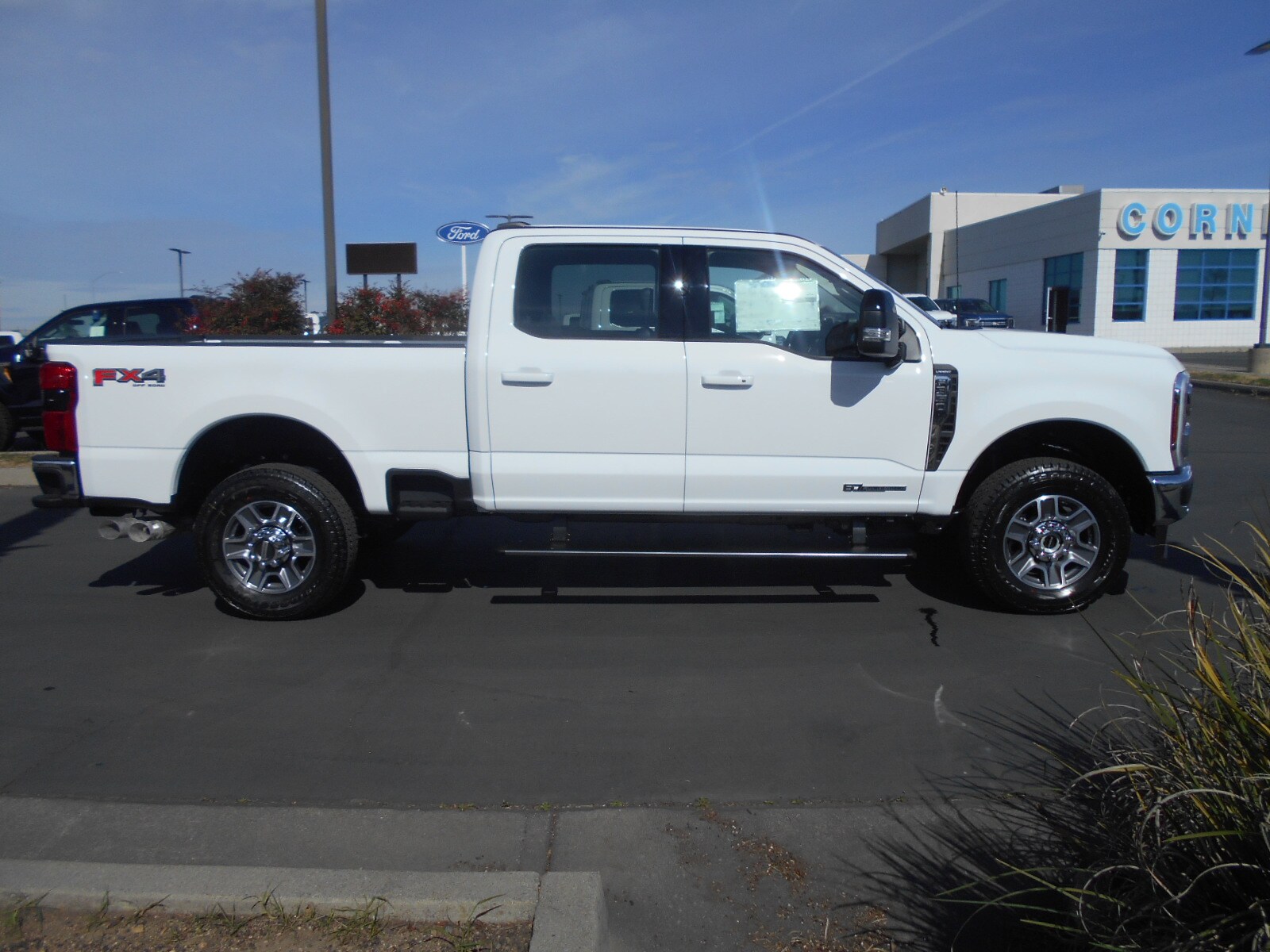 2025 Ford F-350 Lariat photo 2
