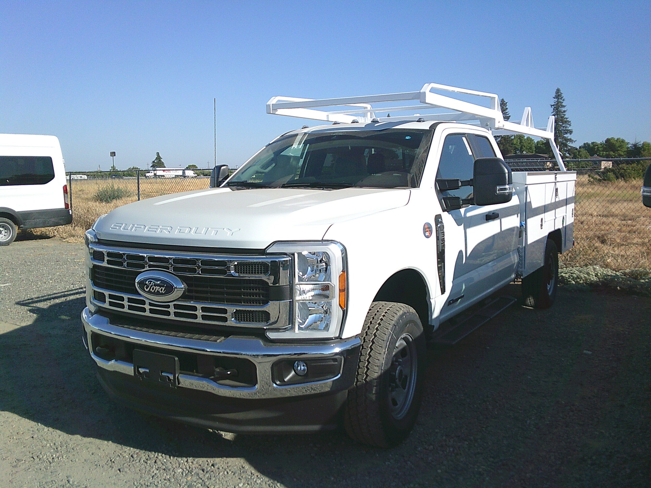 2025 Ford F-350 photo 3