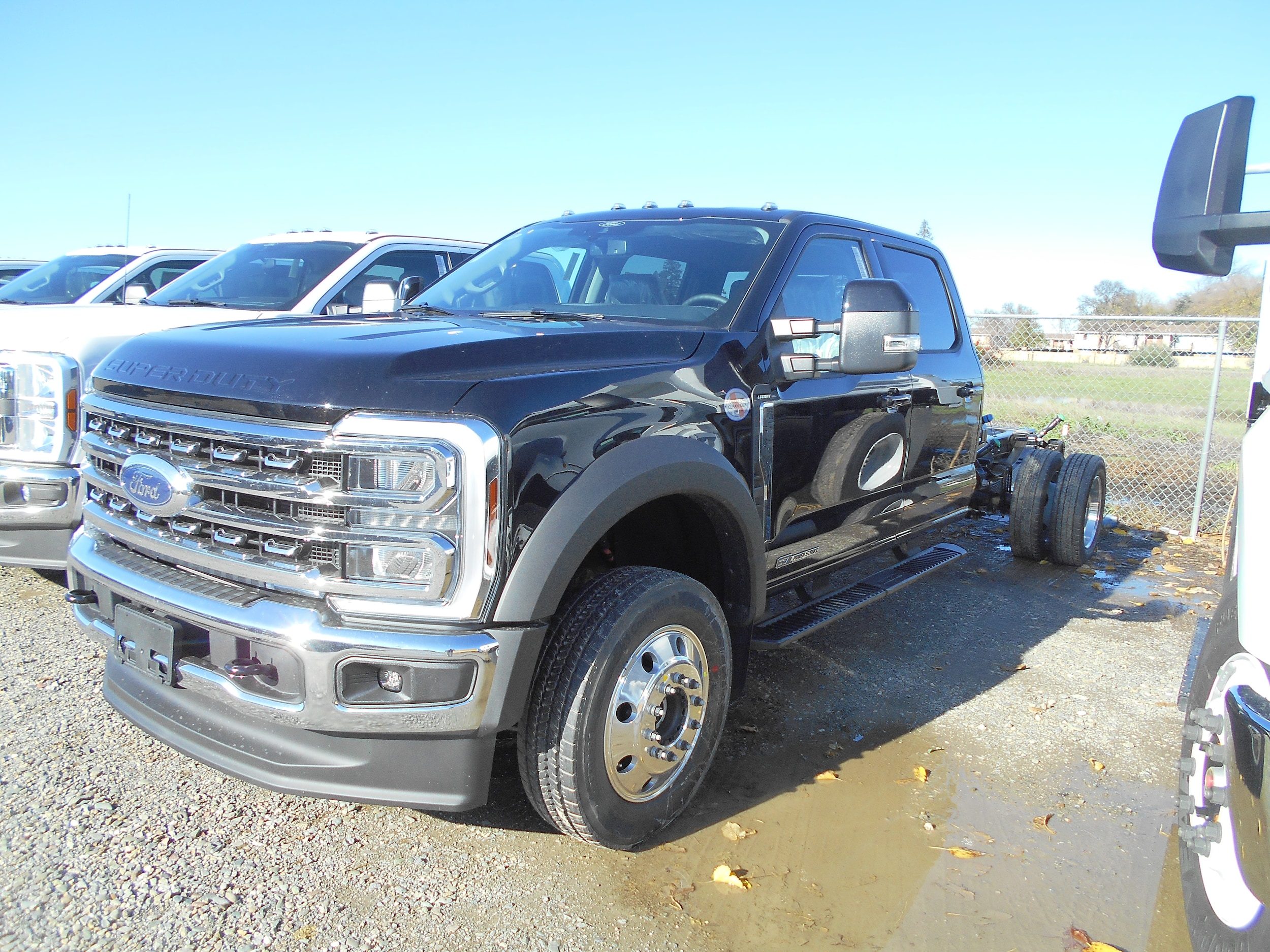 2026 Ford F-550 Super Duty Chassis Cab Lariat's photo