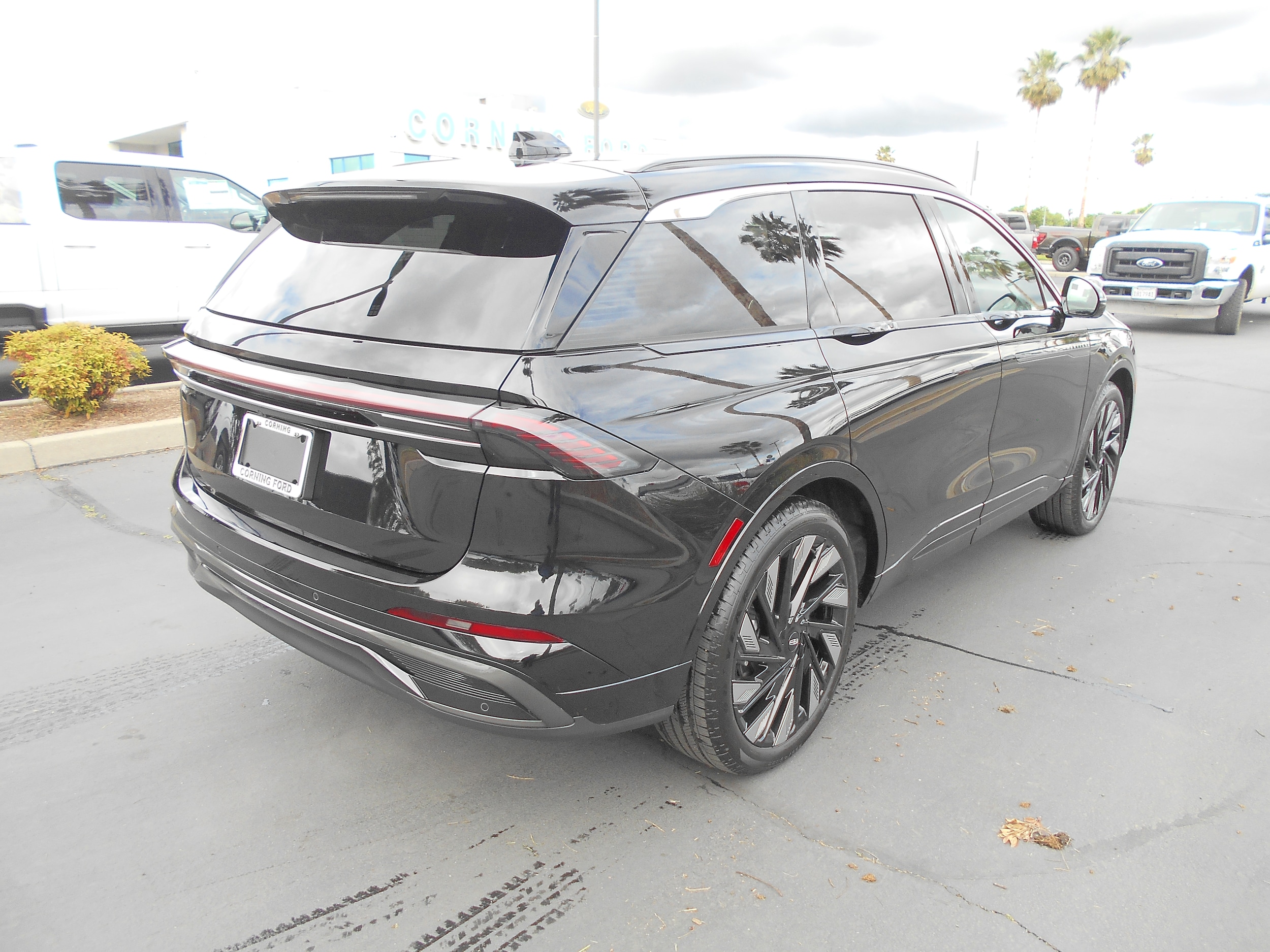 2025 Lincoln Nautilus Black Label photo 4