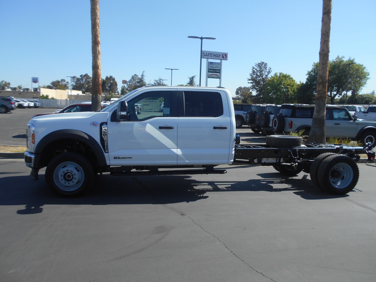 2025 Ford F-450 XL photo 2