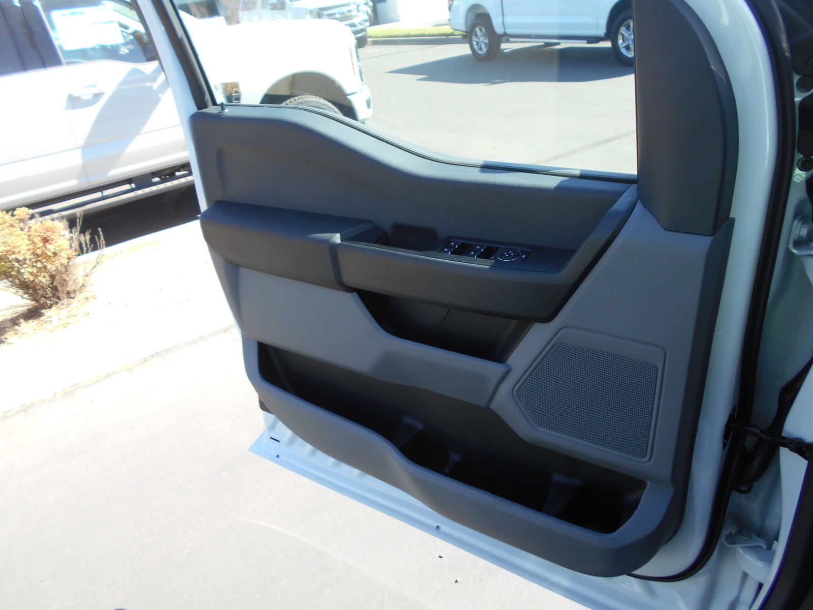 2025 Ford F-350 Super Duty Chassis Cab XL - Photo 8