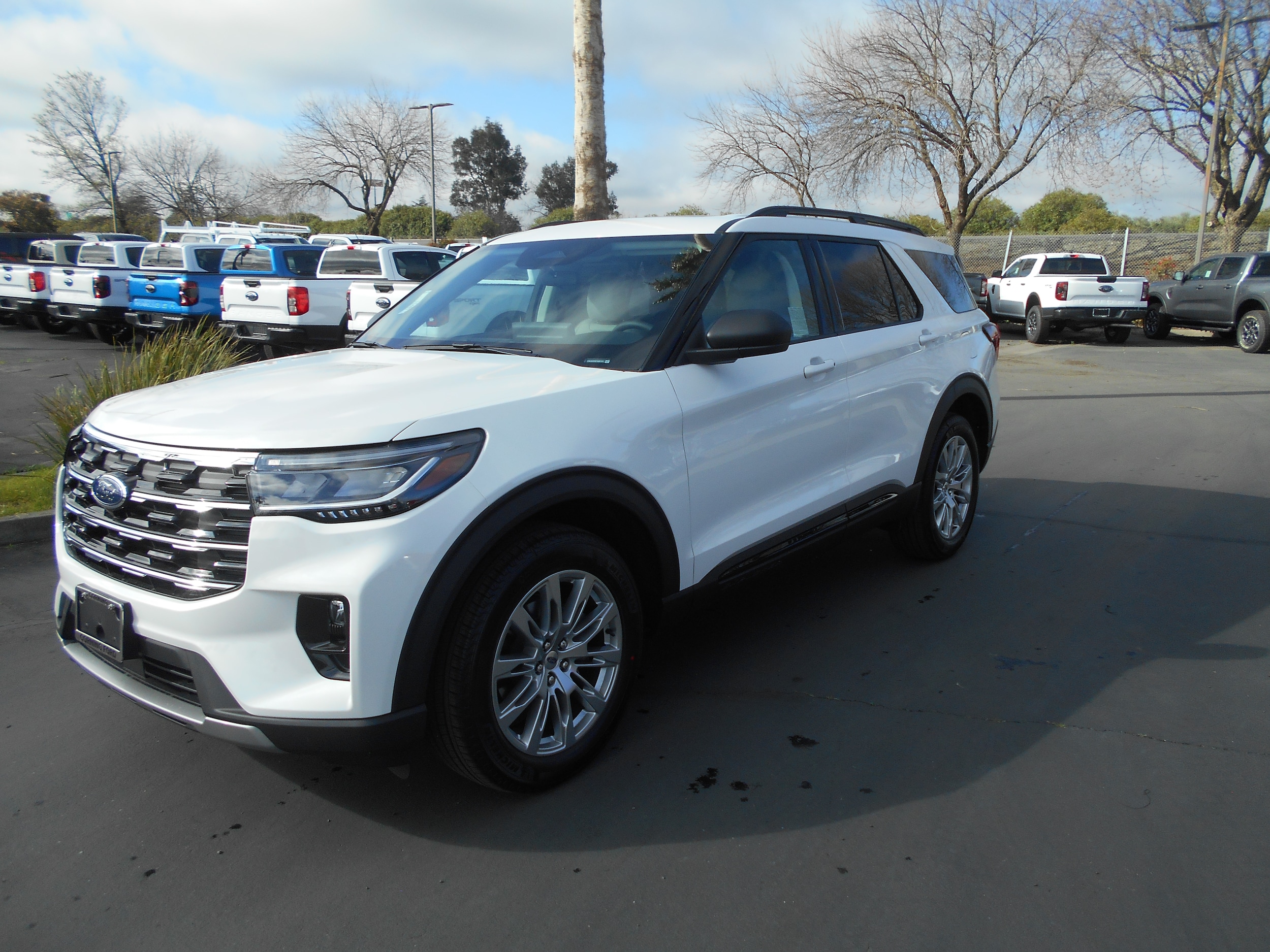 2026 Ford Explorer Active 4WD's photo
