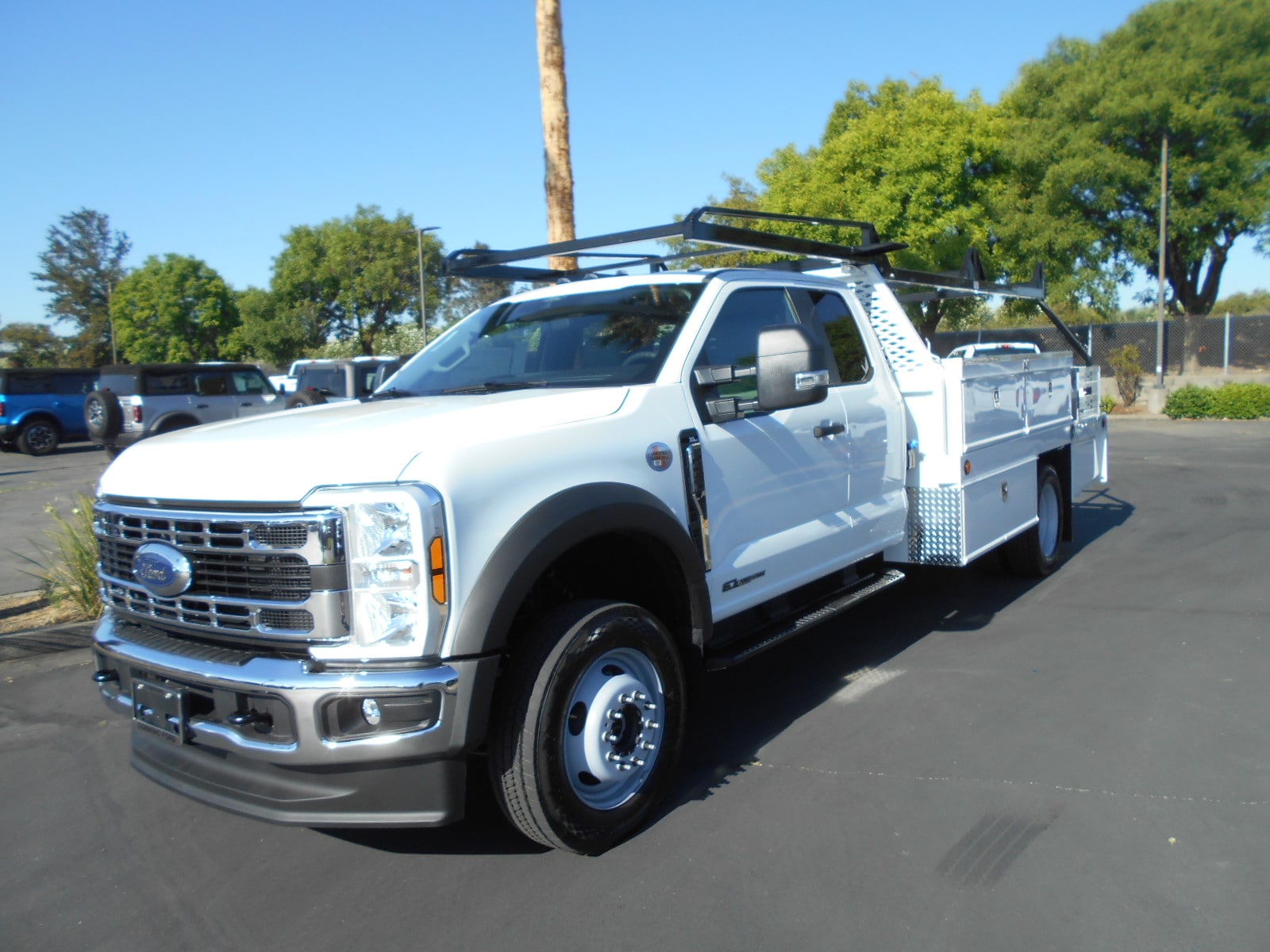2025 Ford F-450 Chassis Super Cab 
