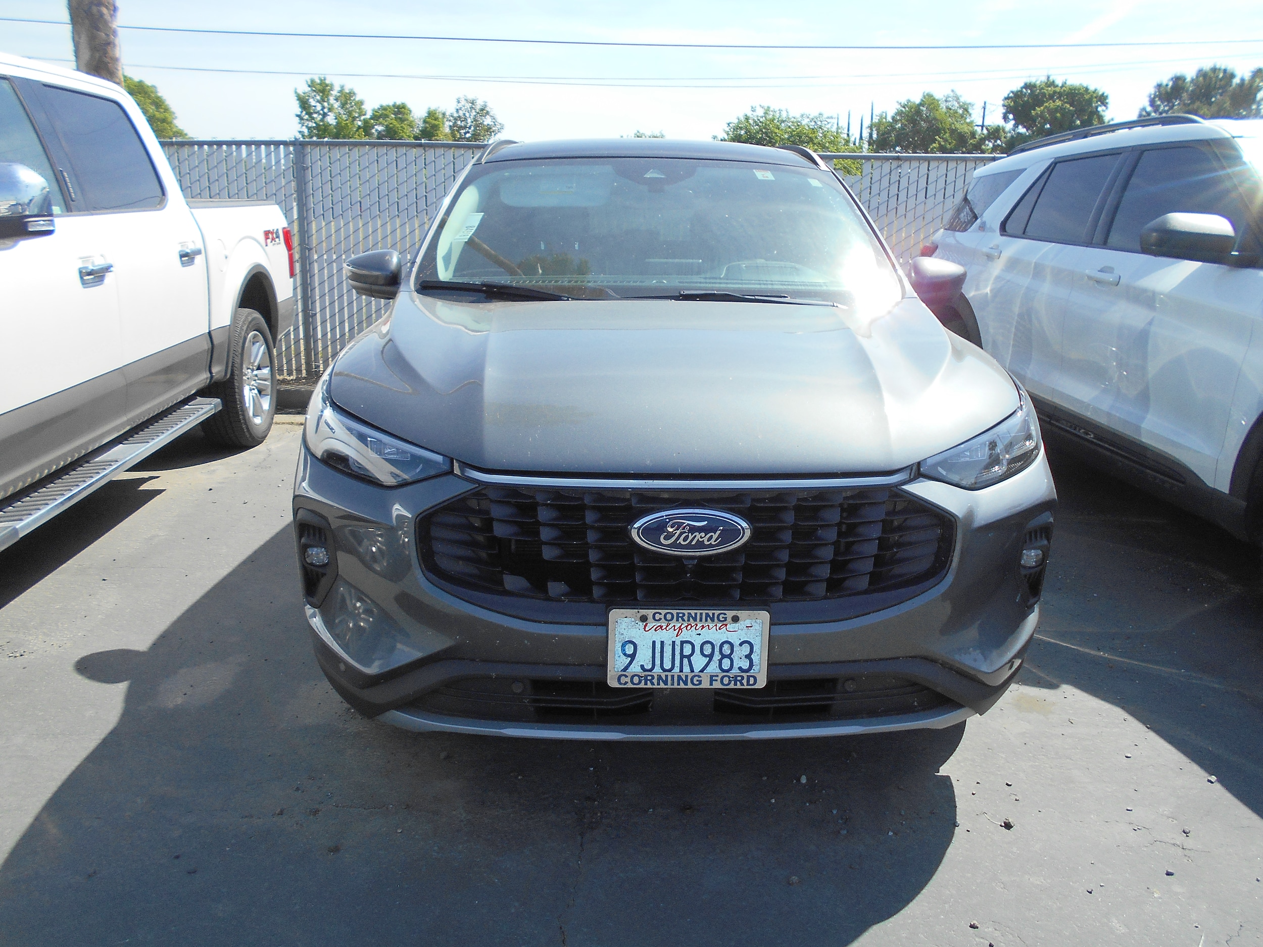 2023 Ford Escape Leather photo 2