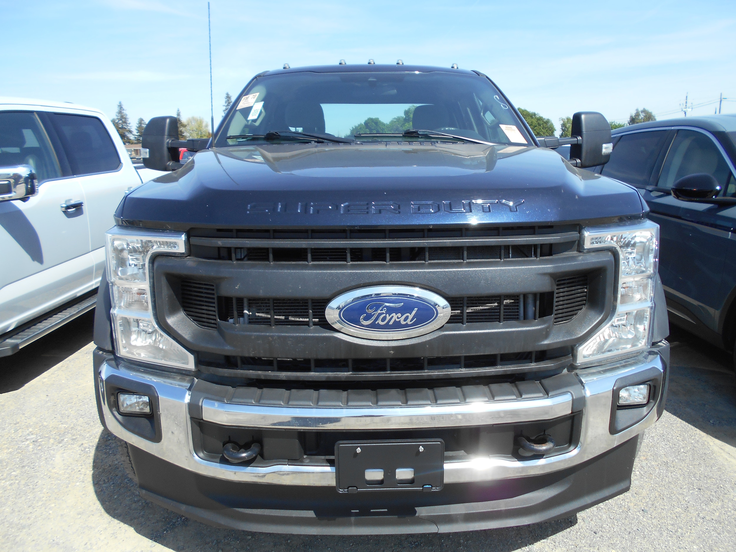 2022 Ford F-450 Chassis XL photo 2