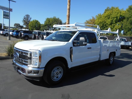 2025 Ford F-350 XL Chassis