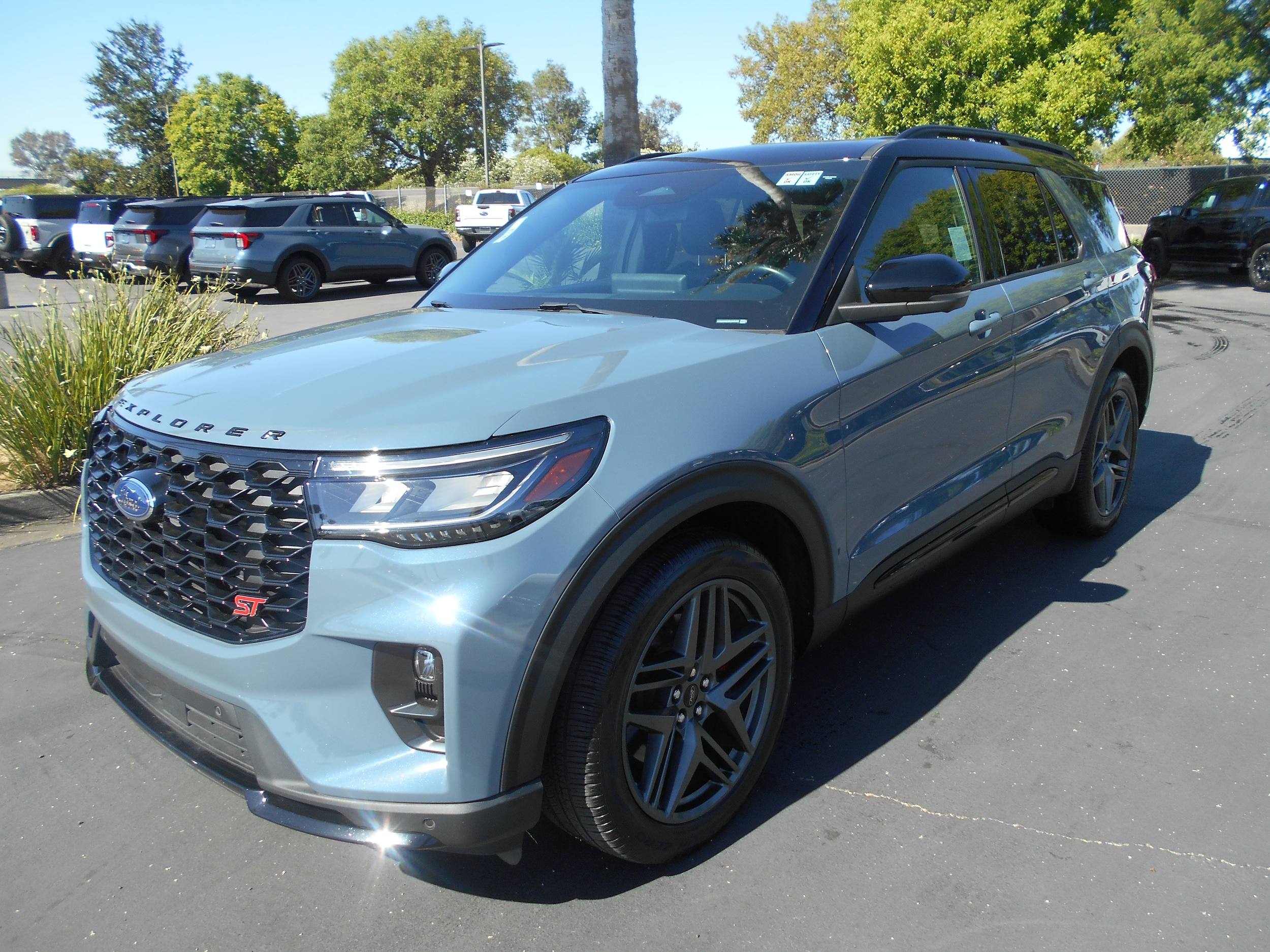 2025 Ford Explorer SUV 