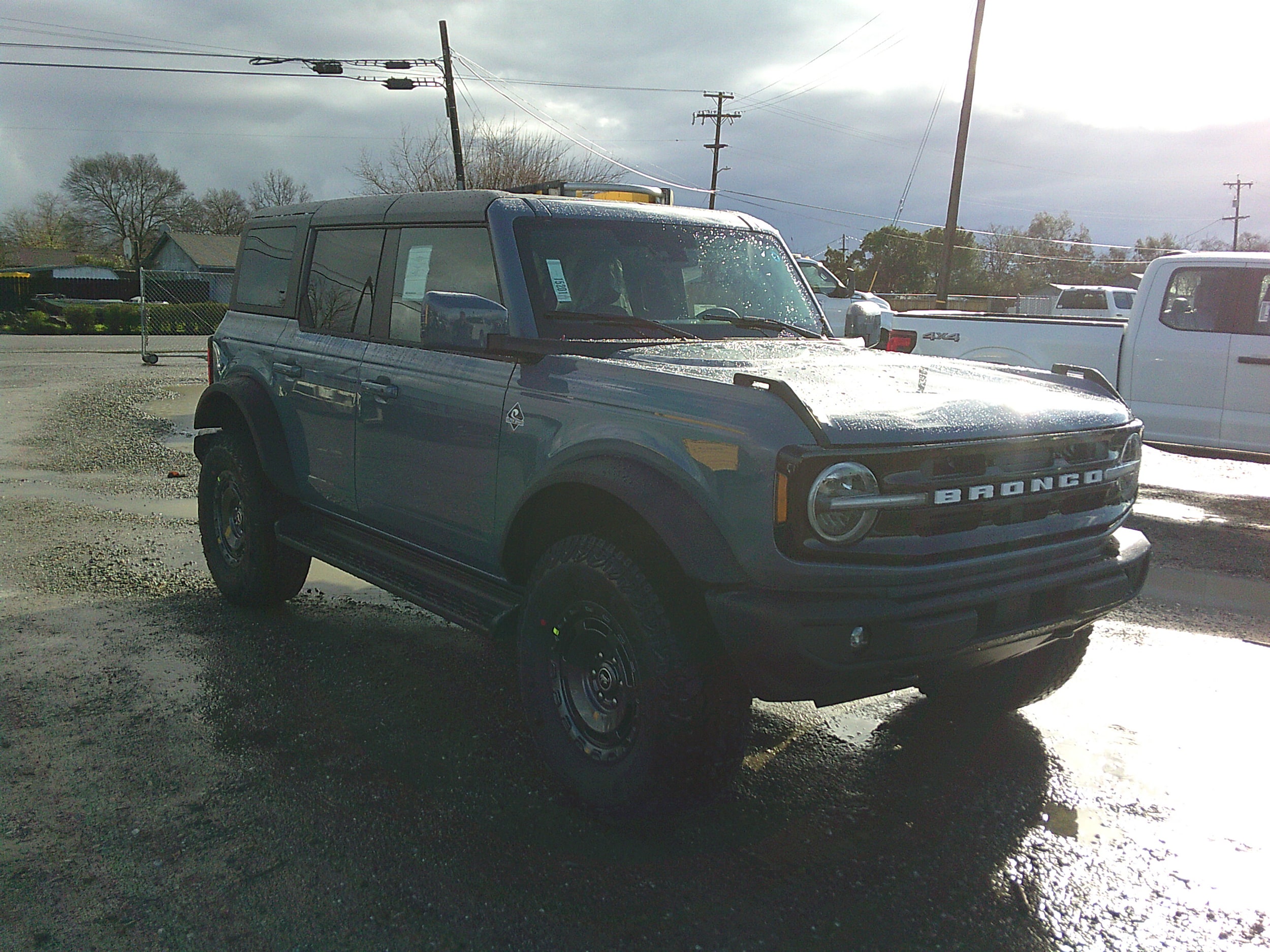2025 Ford Bronco 4-Door Outer Banks's photo