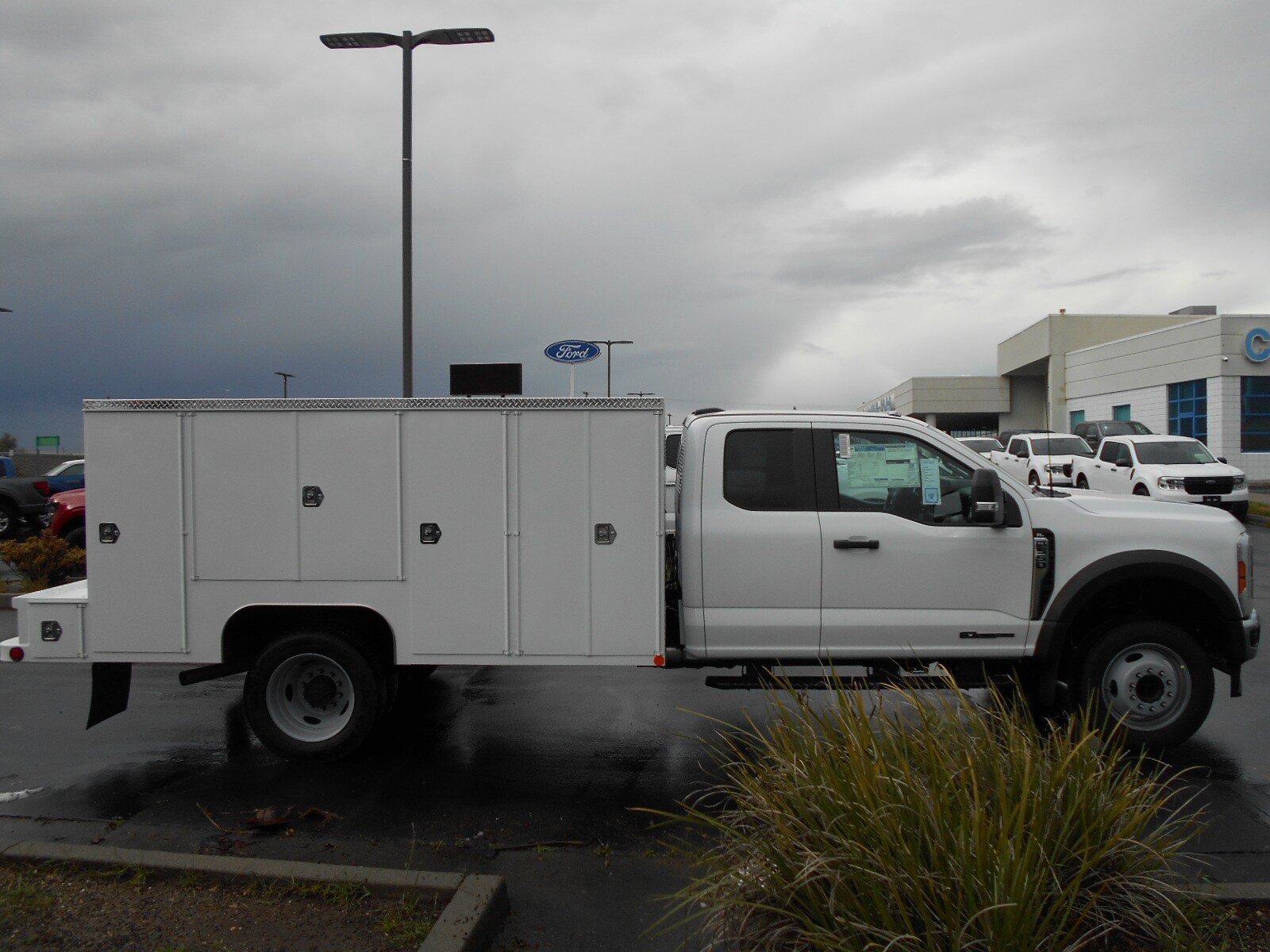 2025 Ford F-550 XL photo 2